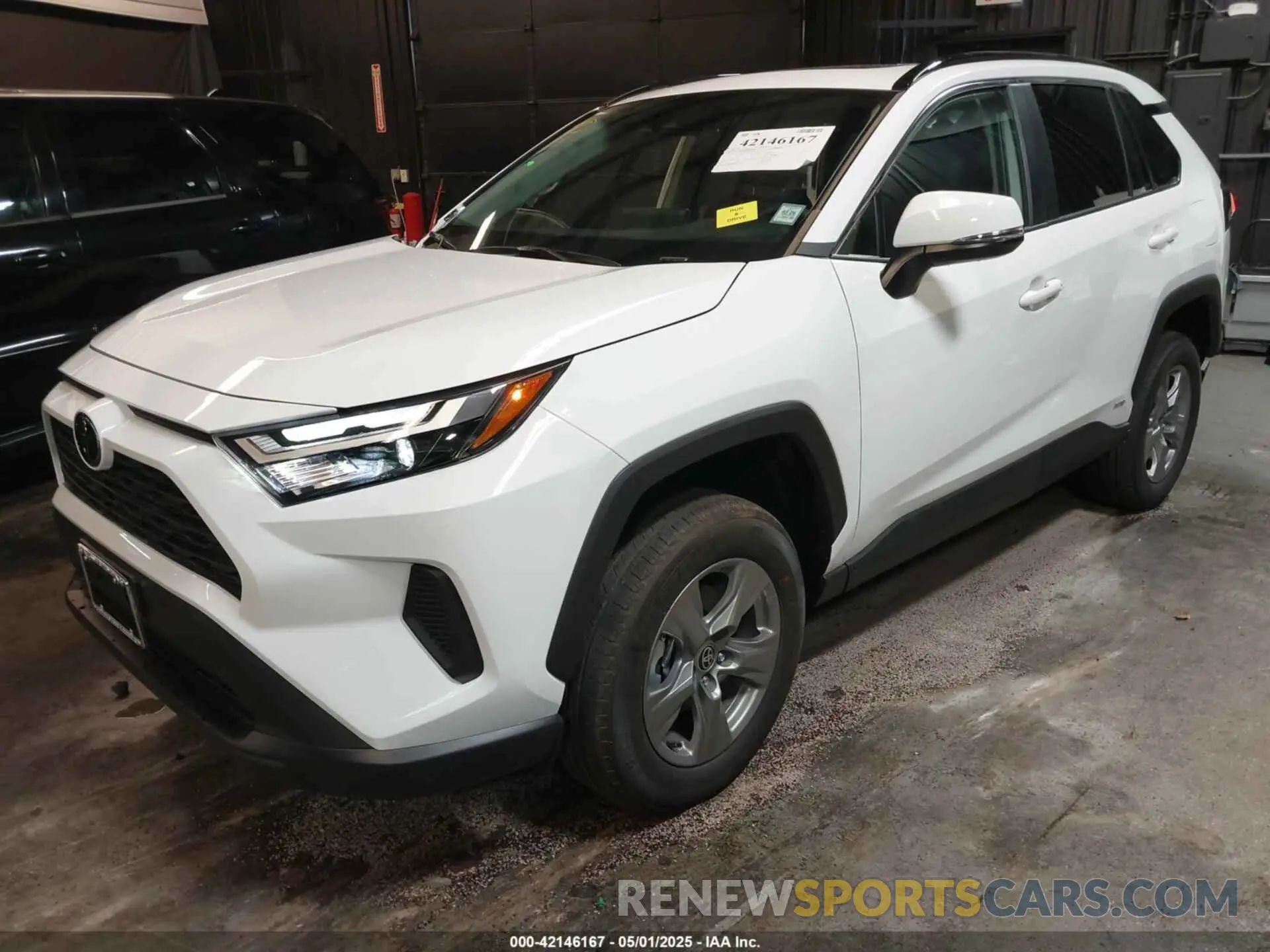 2 fotografías del automóvil dañado 2T3RWRFV0SW275623 TOYOTA RAV4 HYBRID 2025