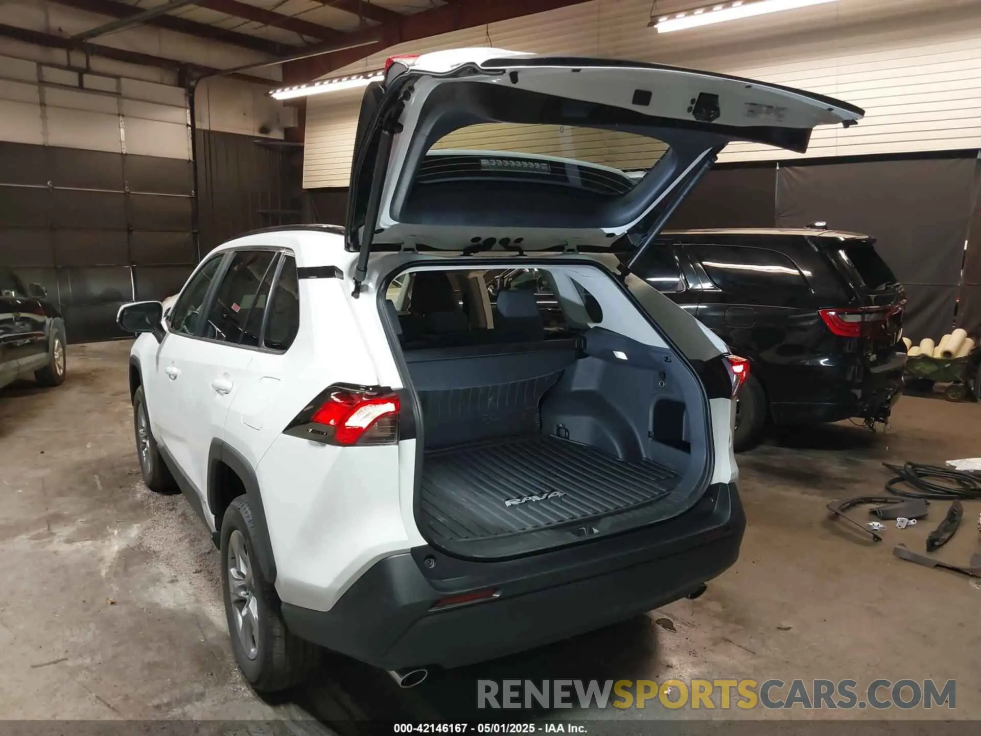 3 fotografías del automóvil dañado 2T3RWRFV0SW275623 TOYOTA RAV4 HYBRID 2025