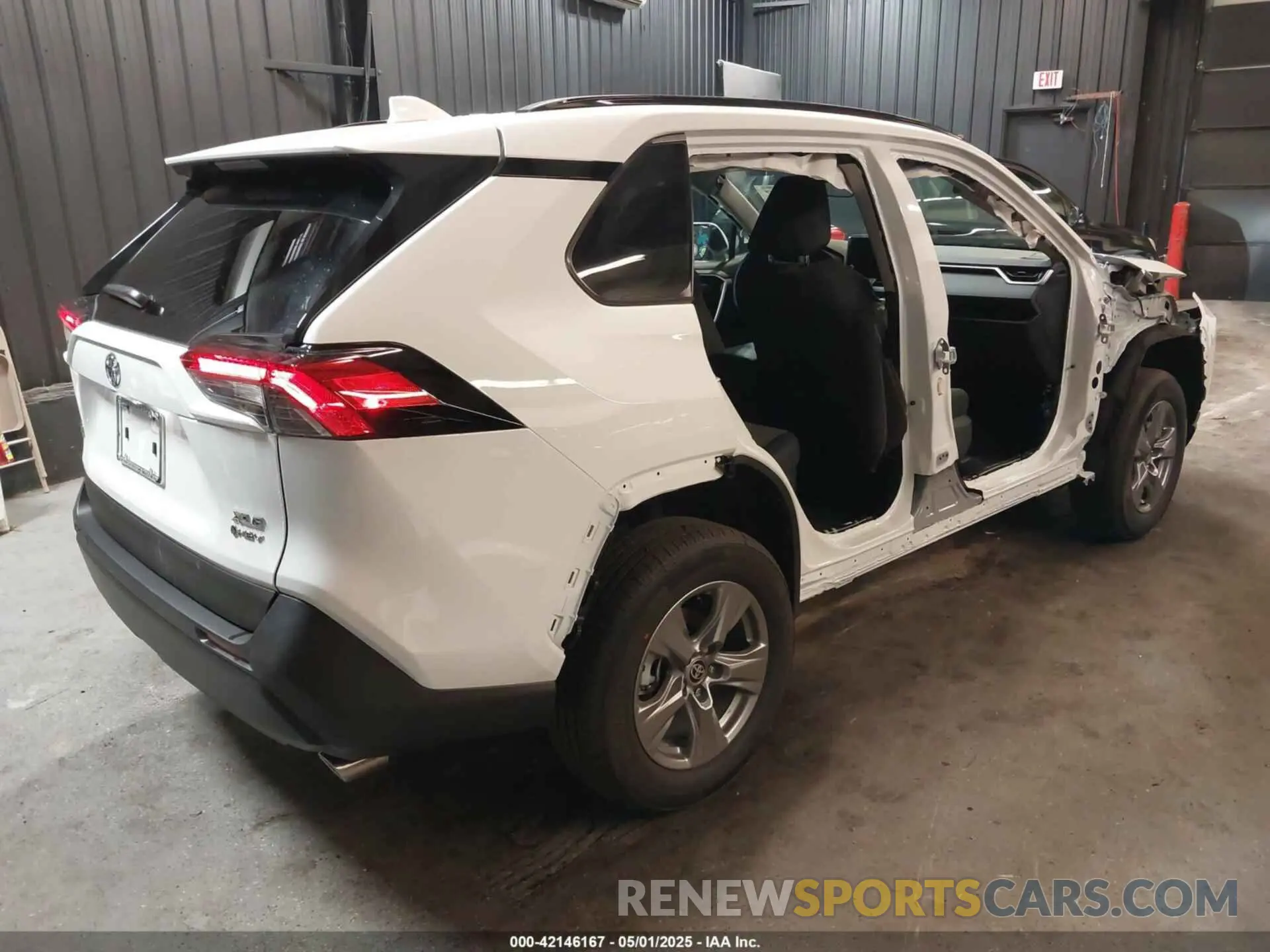 4 fotografías del automóvil dañado 2T3RWRFV0SW275623 TOYOTA RAV4 HYBRID 2025