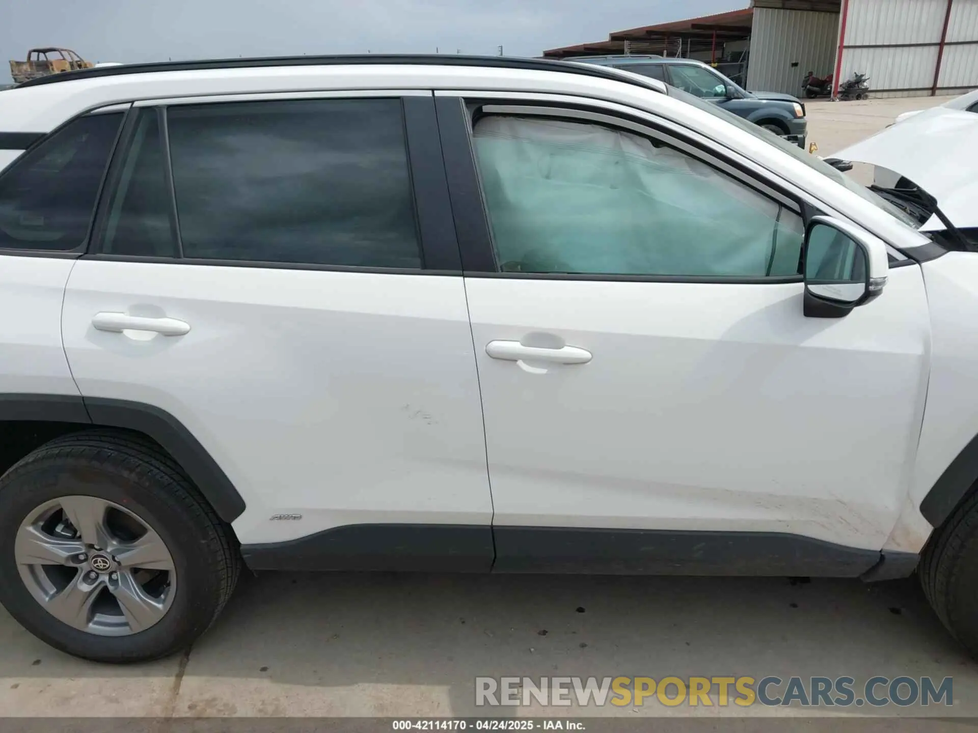 13 fotografías del automóvil dañado 2T3RWRFV7SW258365 TOYOTA RAV4 HYBRID 2025
