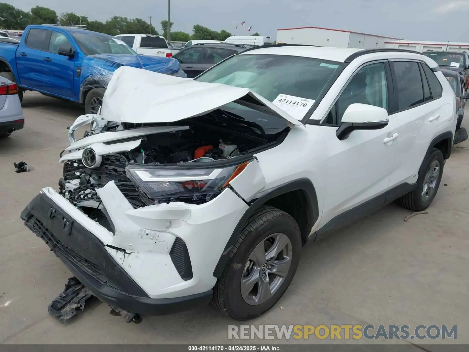 2 fotografías del automóvil dañado 2T3RWRFV7SW258365 TOYOTA RAV4 HYBRID 2025