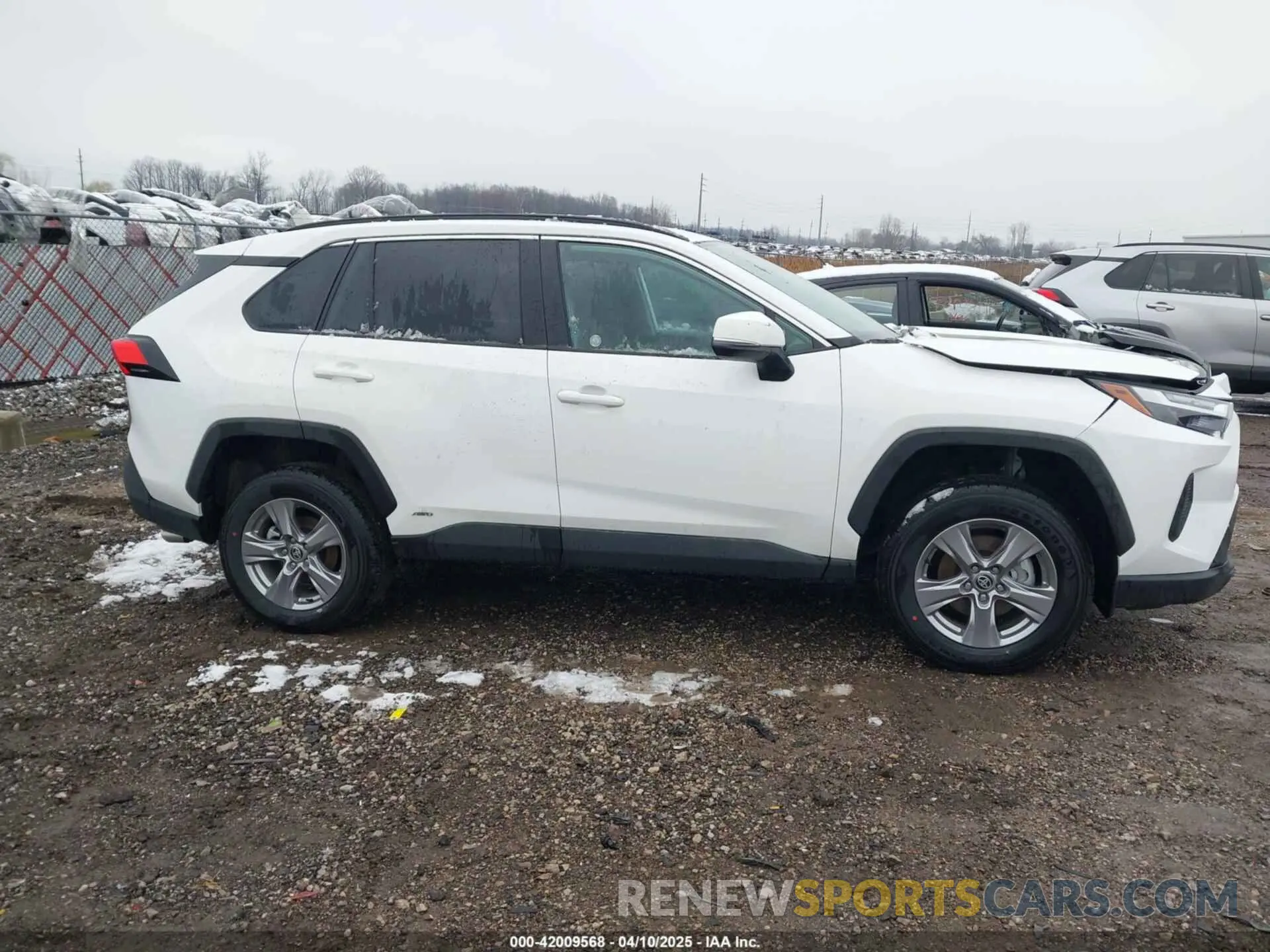 13 fotografías del automóvil dañado 2T3RWRFV8SW265681 TOYOTA RAV4 HYBRID 2025