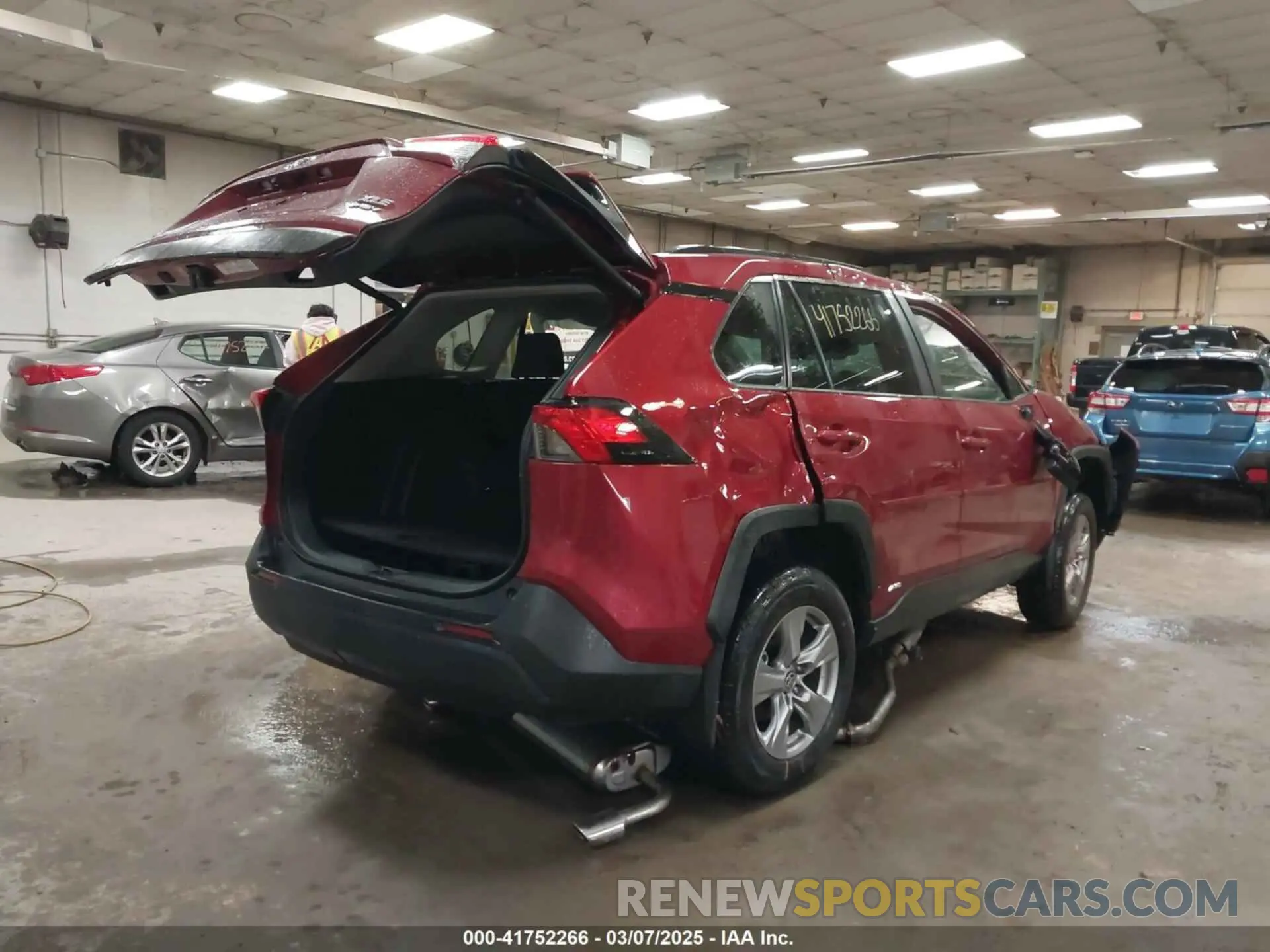 4 fotografías del automóvil dañado 2T3RWRFVXSW262782 TOYOTA RAV4 HYBRID 2025