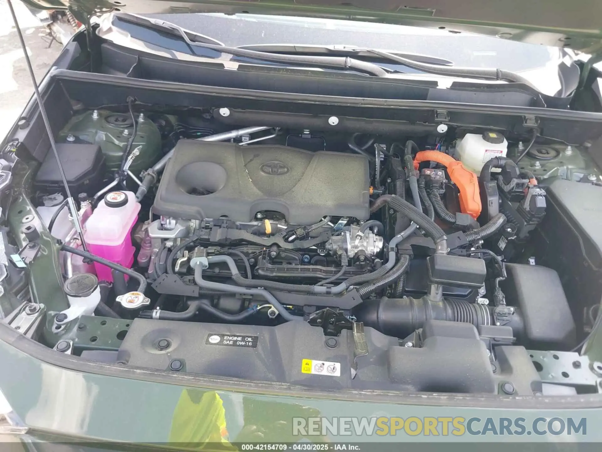 10 fotografías del automóvil dañado 2T3UWRFV1SW275883 TOYOTA RAV4 HYBRID 2025