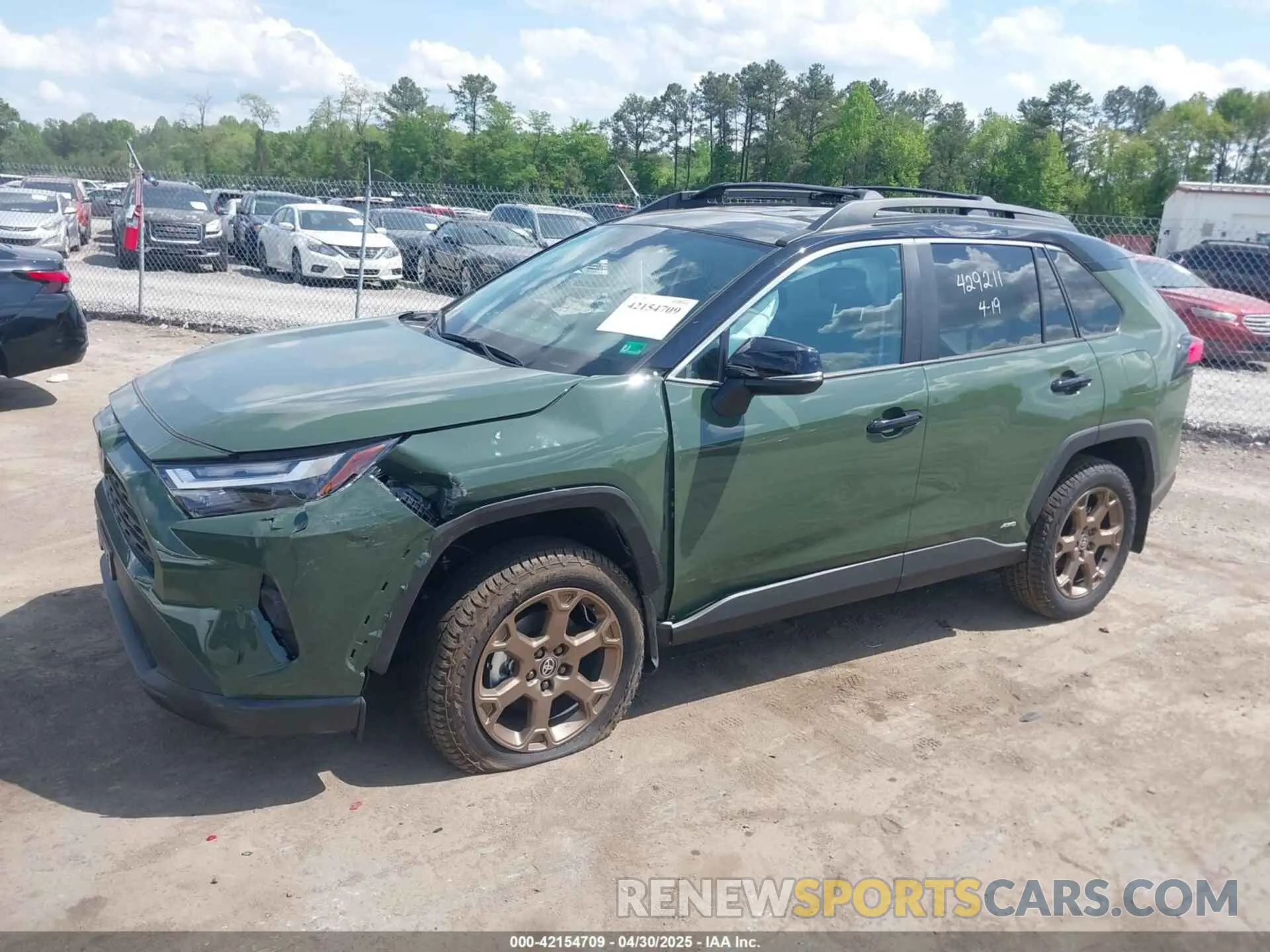 2 fotografías del automóvil dañado 2T3UWRFV1SW275883 TOYOTA RAV4 HYBRID 2025