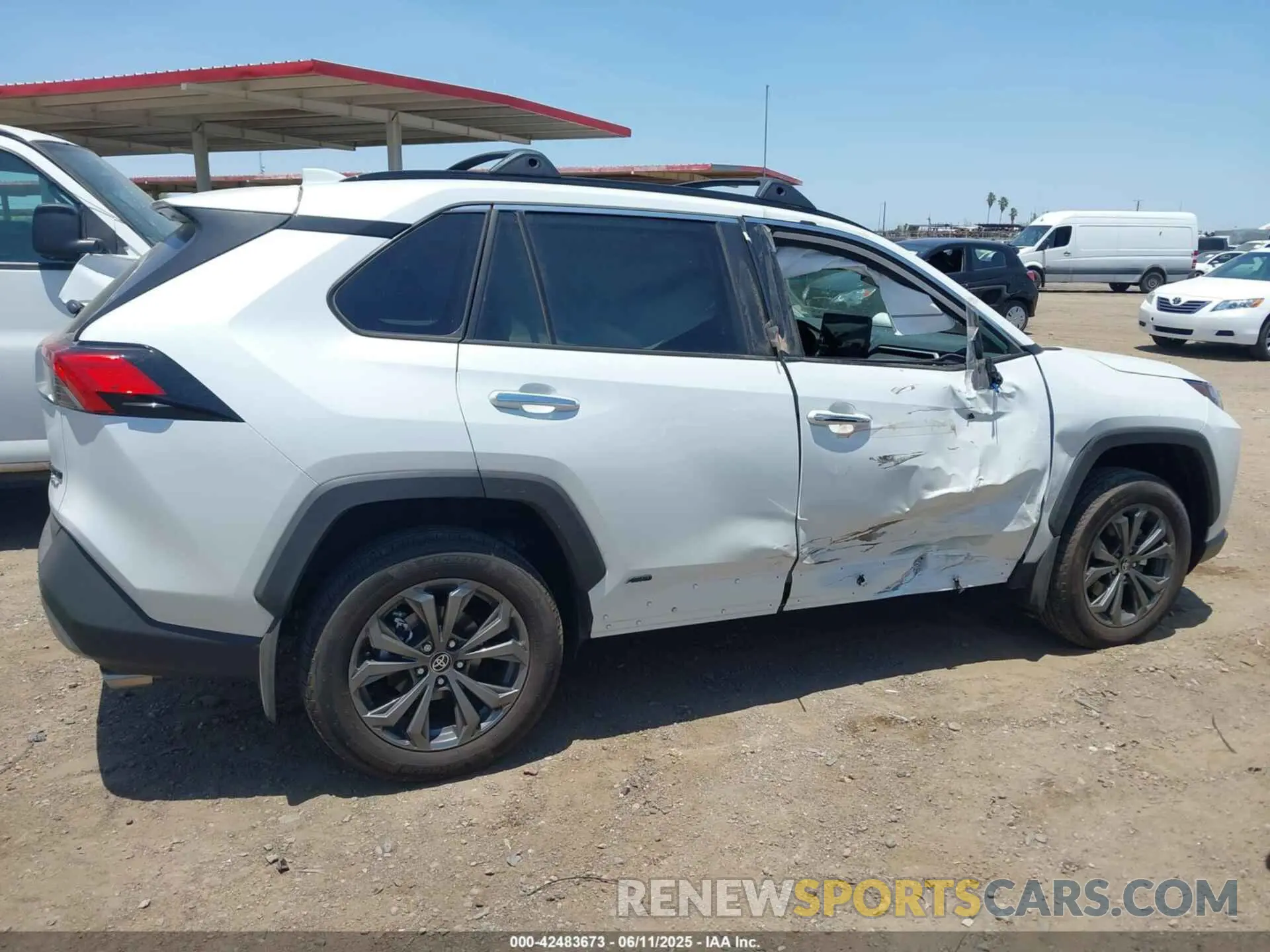 12 fotografías del automóvil dañado 4T3D6RFV6SU177139 TOYOTA RAV4 HYBRID 2025