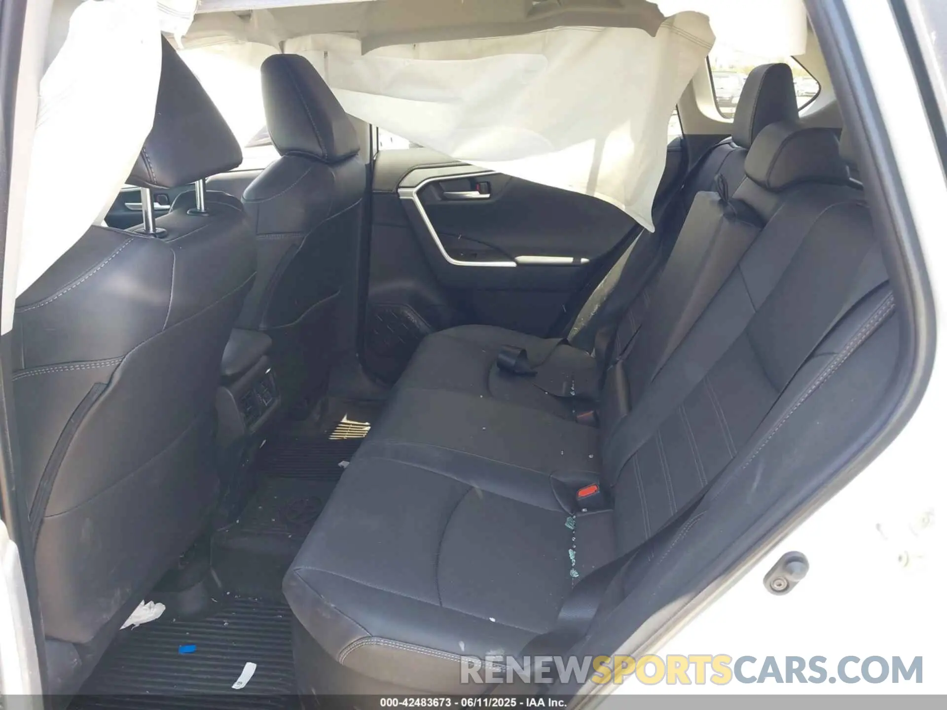 8 fotografías del automóvil dañado 4T3D6RFV6SU177139 TOYOTA RAV4 HYBRID 2025