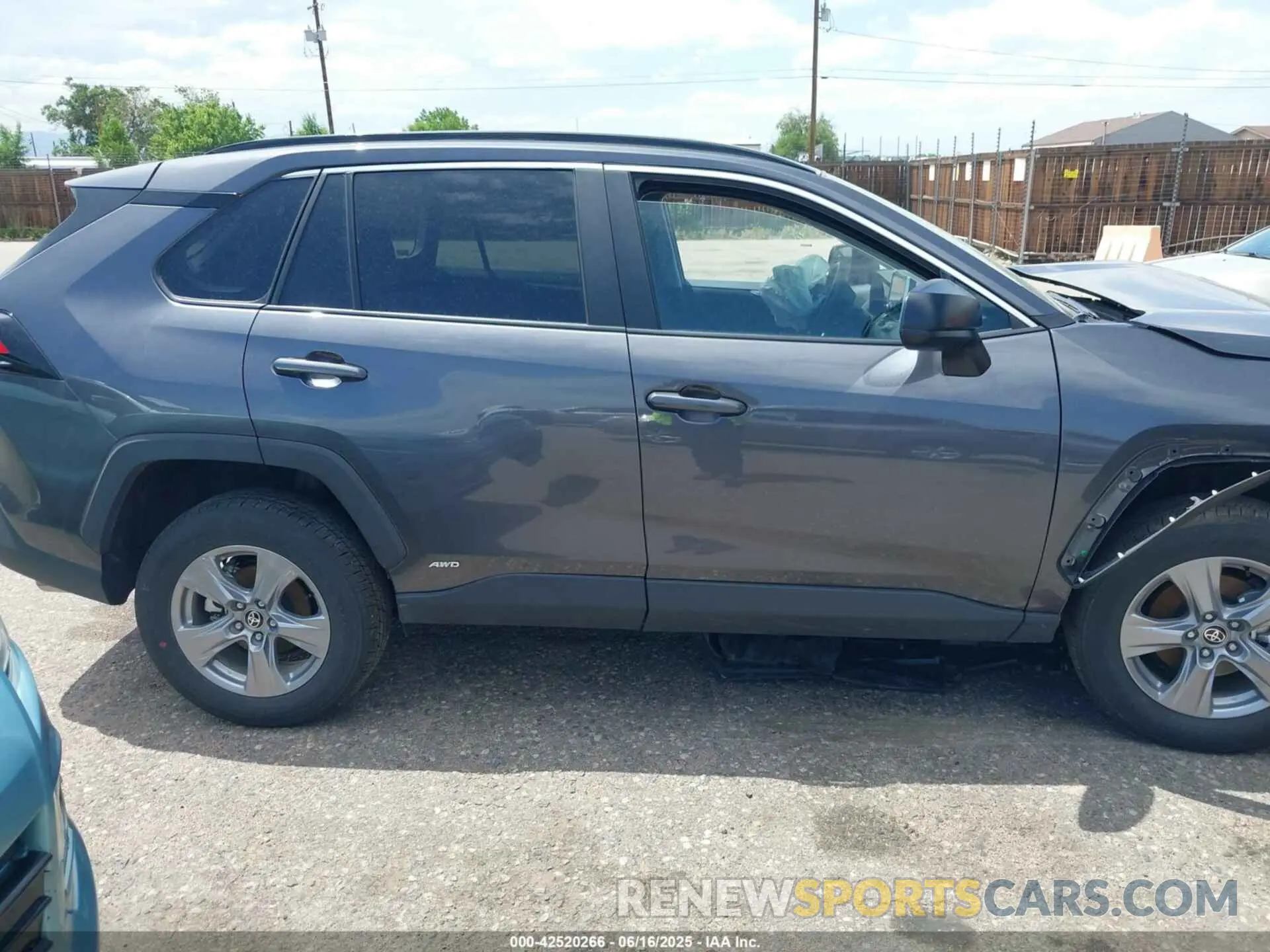 14 fotografías del automóvil dañado 4T3LWRFV9SU173310 TOYOTA RAV4 HYBRID 2025