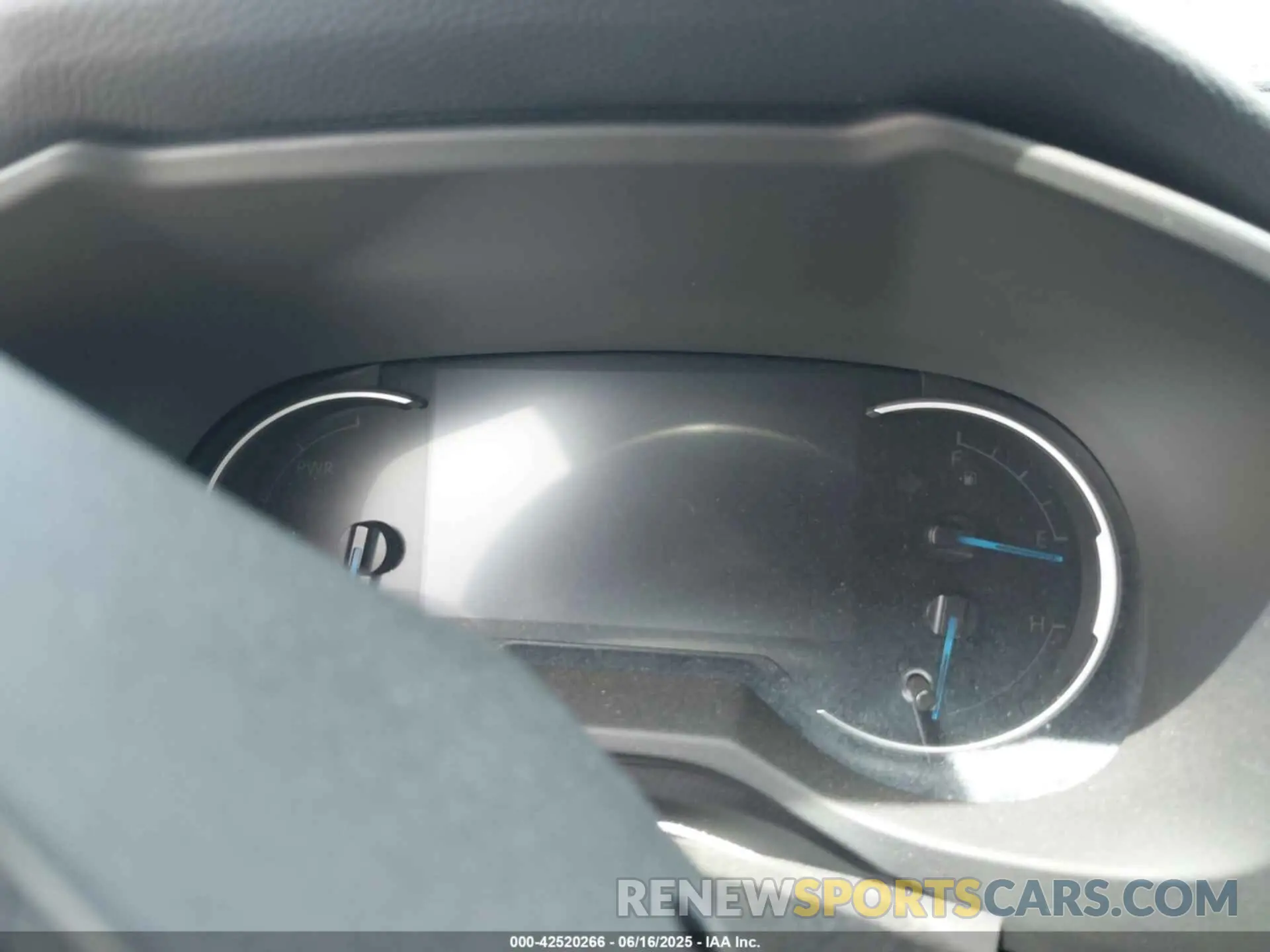 16 fotografías del automóvil dañado 4T3LWRFV9SU173310 TOYOTA RAV4 HYBRID 2025