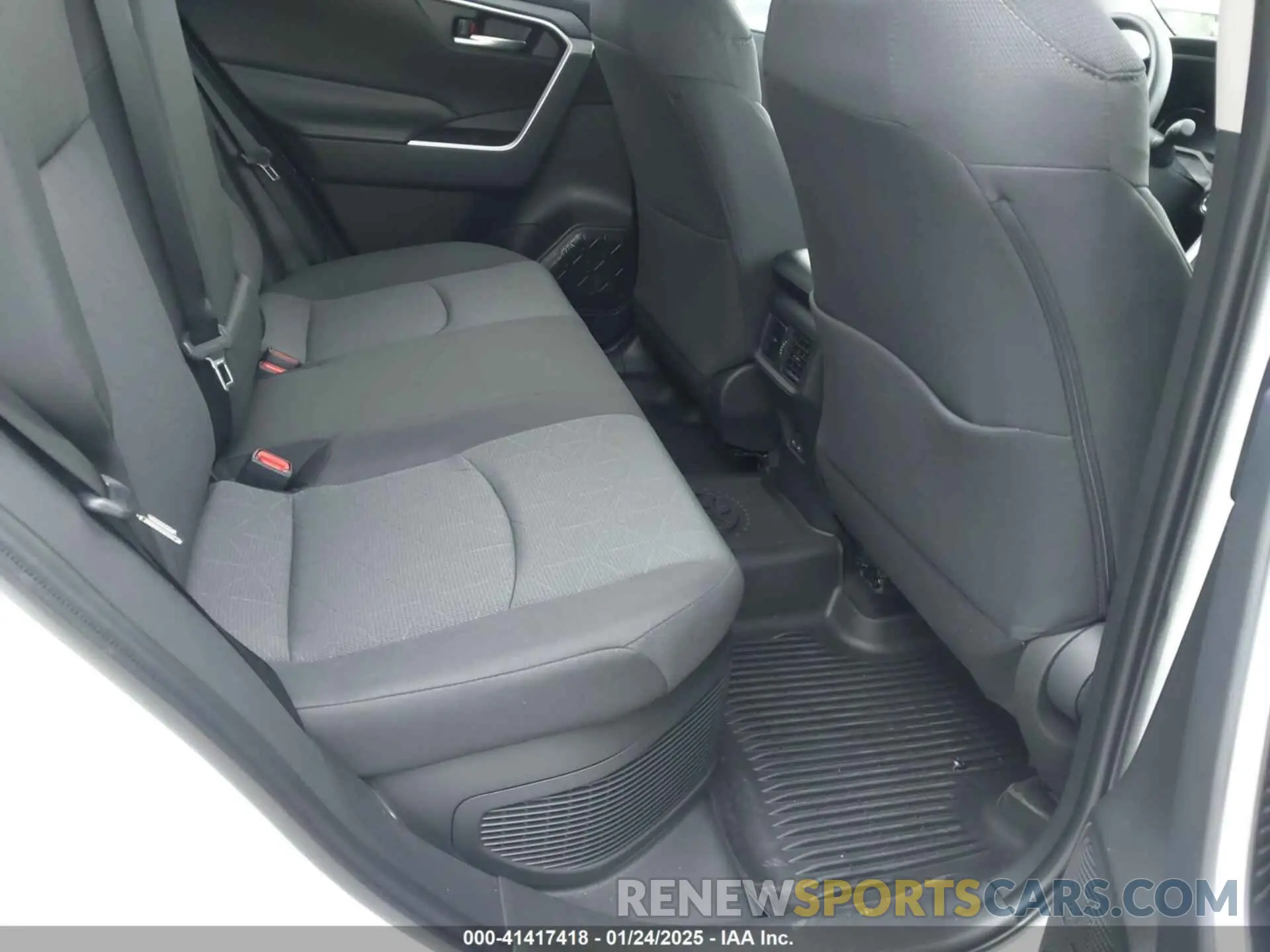 8 fotografías del automóvil dañado 4T3RWRFV9SU164875 TOYOTA RAV4 HYBRID 2025