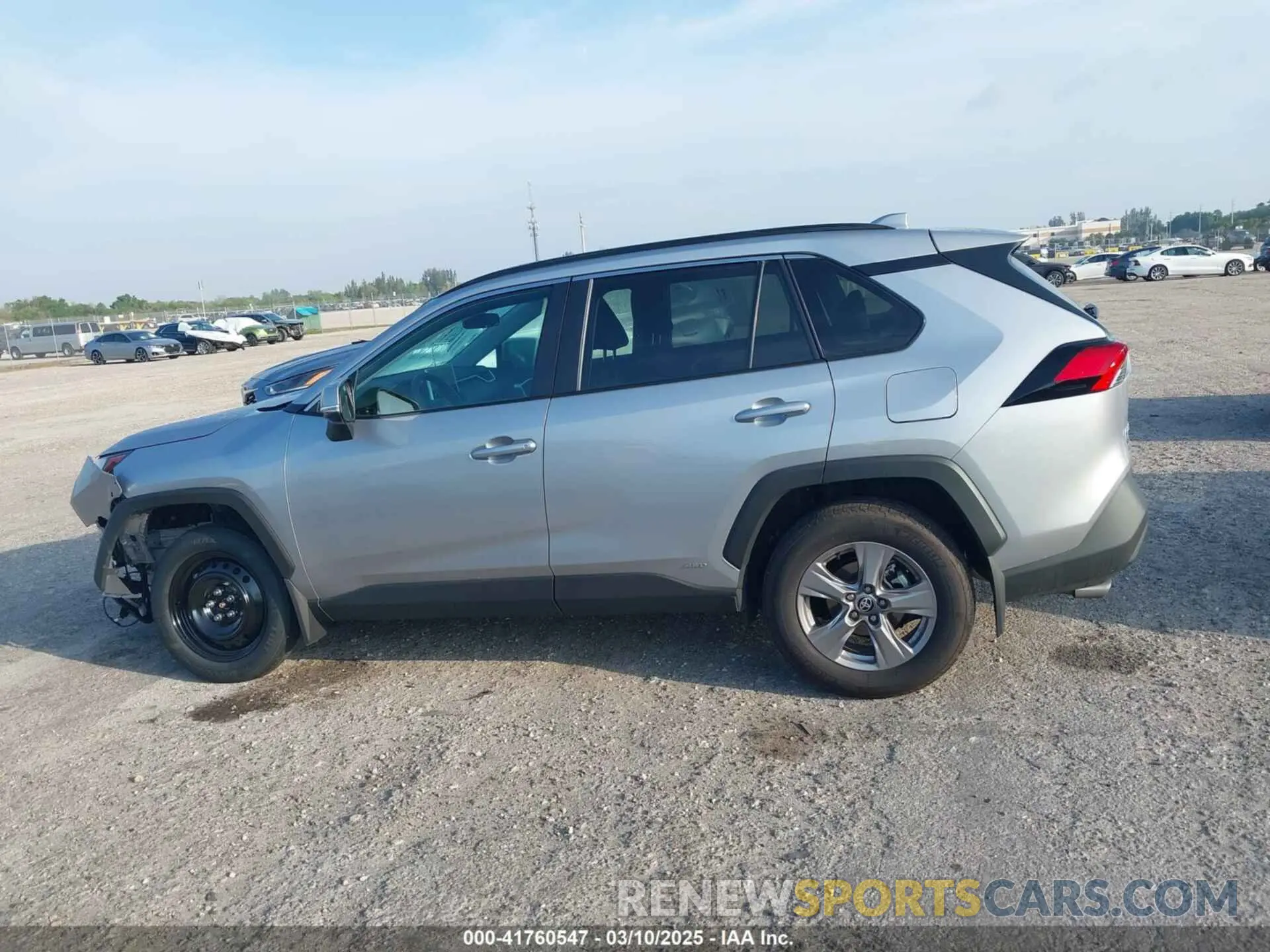 14 fotografías del automóvil dañado 4T3RWRFV9SU167226 TOYOTA RAV4 HYBRID 2025