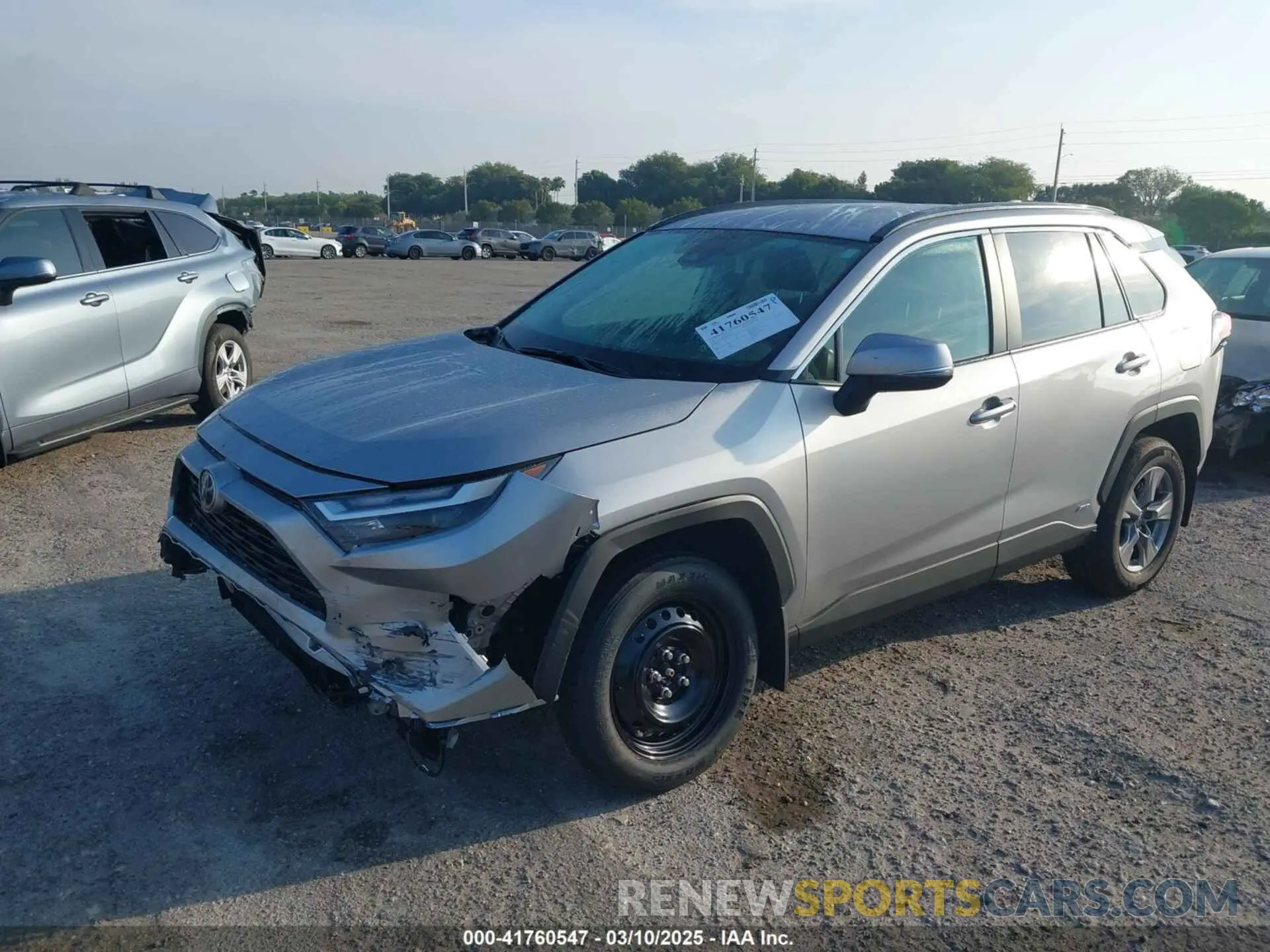 2 fotografías del automóvil dañado 4T3RWRFV9SU167226 TOYOTA RAV4 HYBRID 2025