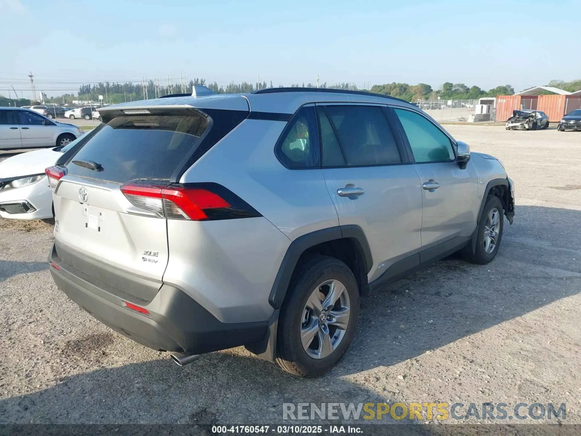 4 fotografías del automóvil dañado 4T3RWRFV9SU167226 TOYOTA RAV4 HYBRID 2025