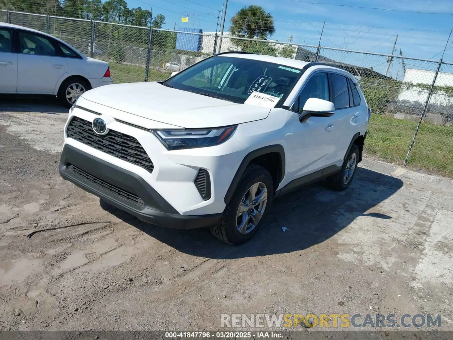 2 fotografías del automóvil dañado 4T3RWRFVXSU166151 TOYOTA RAV4 HYBRID 2025
