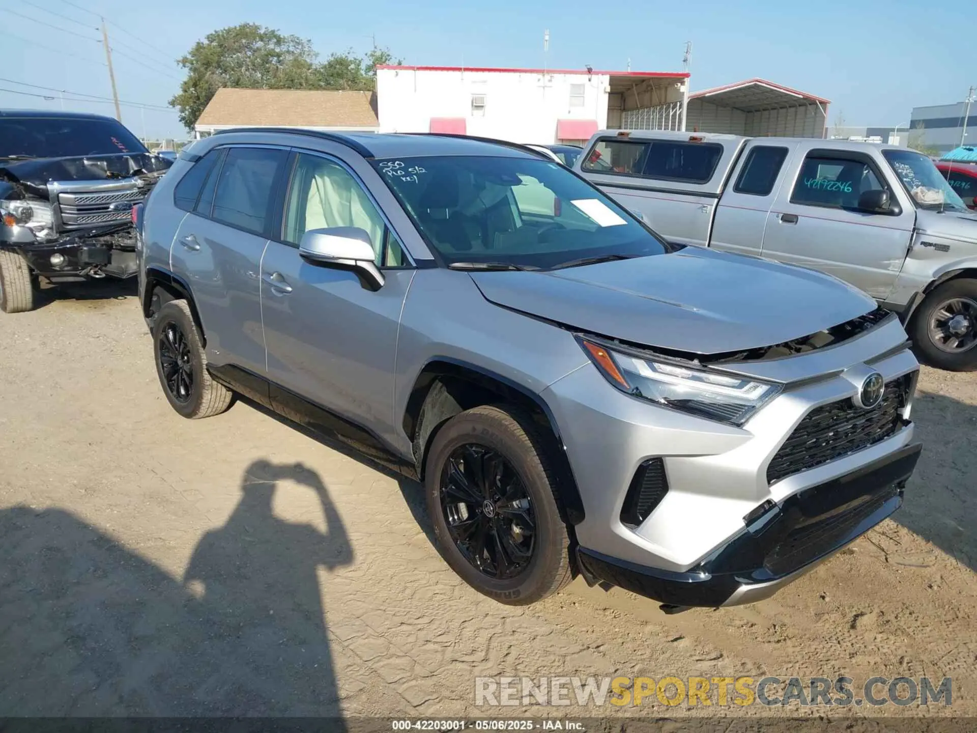 1 fotografías del automóvil dañado JTM16RFVXSJ065252 TOYOTA RAV4 HYBRID 2025