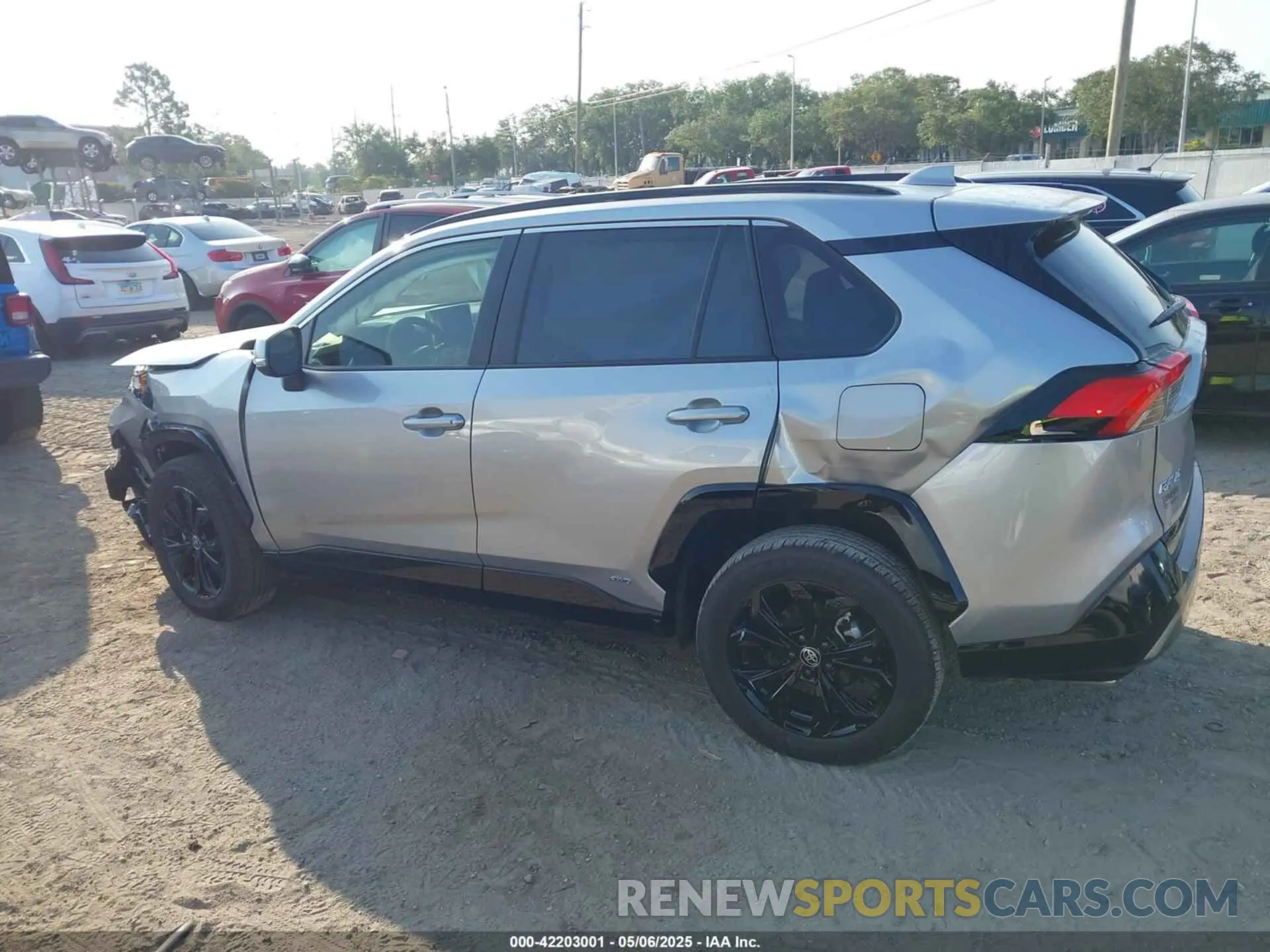 14 fotografías del automóvil dañado JTM16RFVXSJ065252 TOYOTA RAV4 HYBRID 2025
