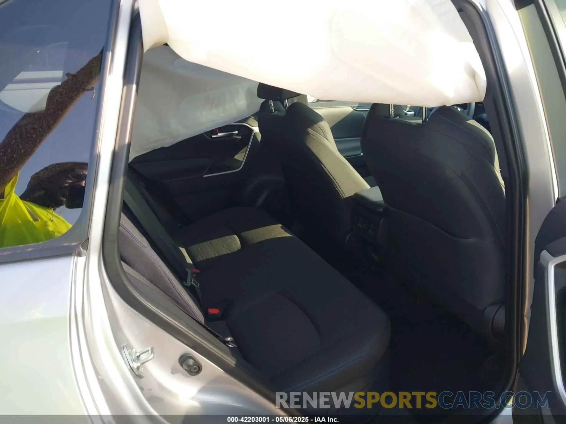 8 fotografías del automóvil dañado JTM16RFVXSJ065252 TOYOTA RAV4 HYBRID 2025