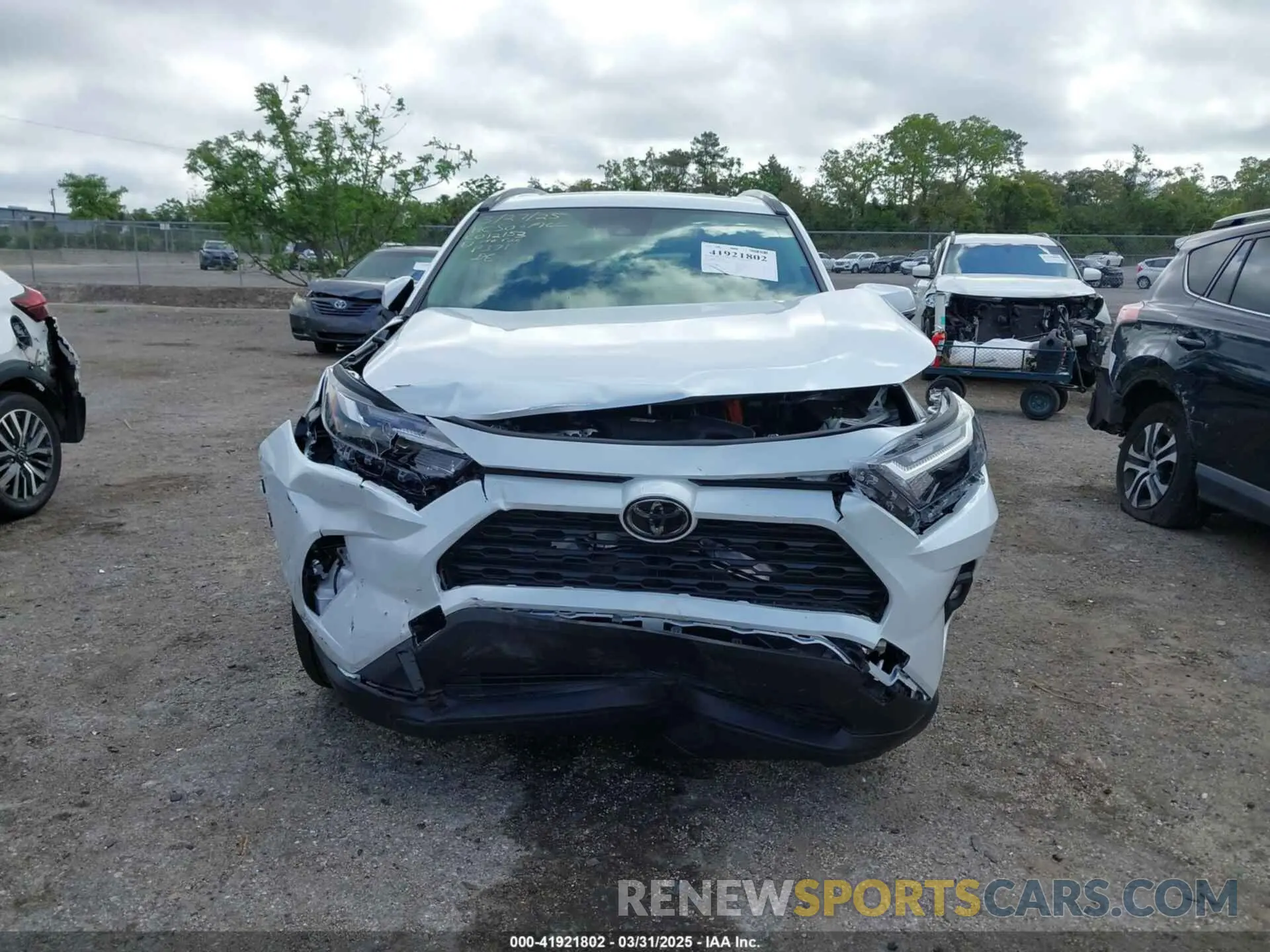 12 fotografías del automóvil dañado JTMB6RFV0SJ064924 TOYOTA RAV4 HYBRID 2025