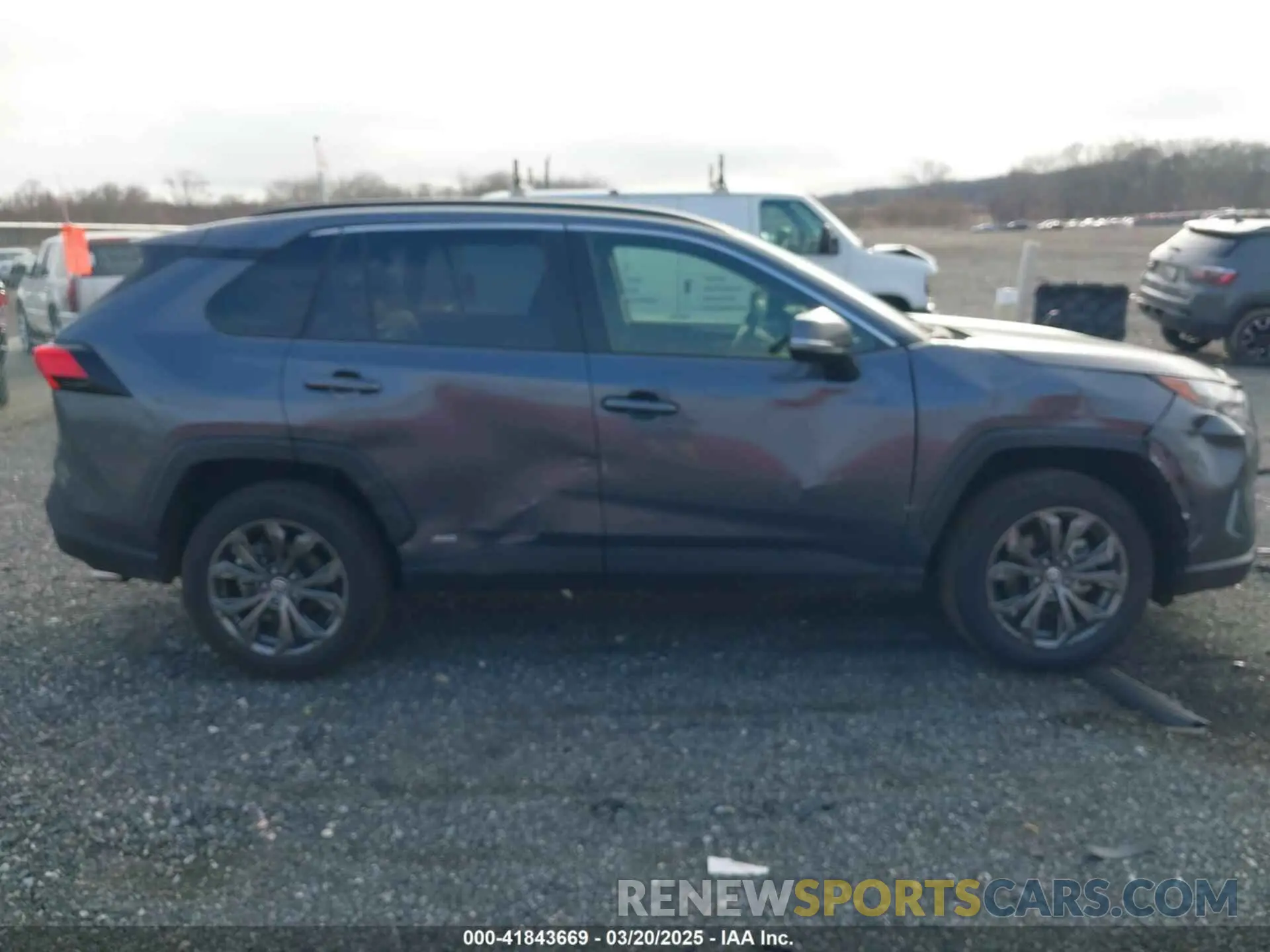 13 fotografías del automóvil dañado JTMB6RFV5SD154617 TOYOTA RAV4 HYBRID 2025