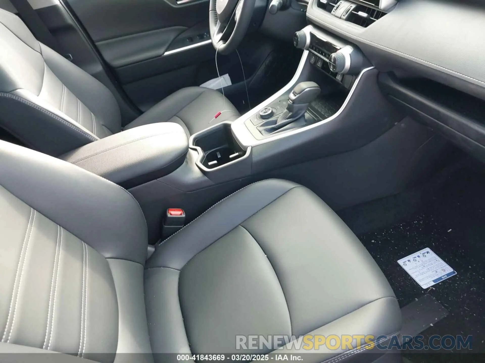 5 fotografías del automóvil dañado JTMB6RFV5SD154617 TOYOTA RAV4 HYBRID 2025