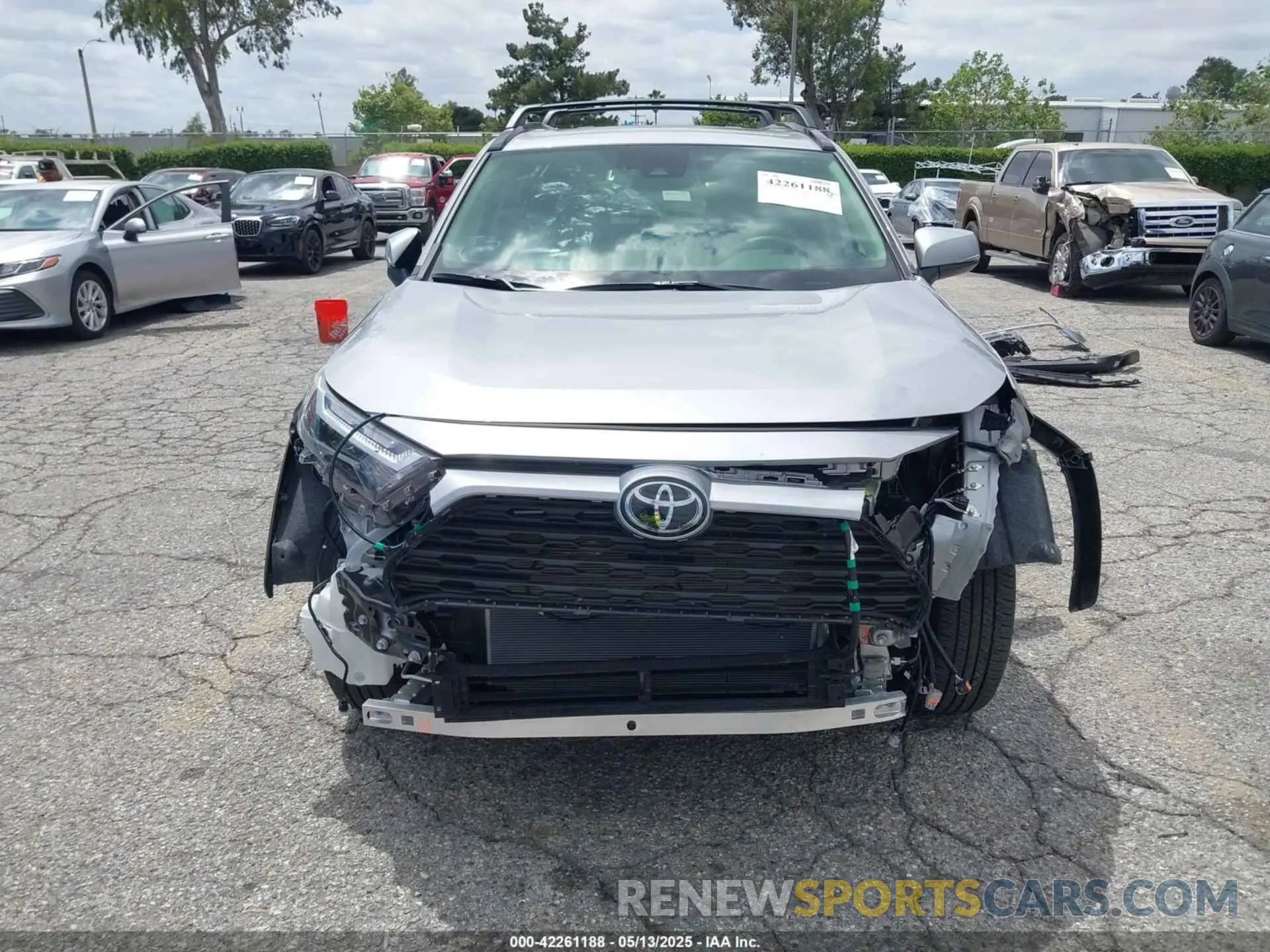 13 fotografías del automóvil dañado JTMB6RFV5SD157761 TOYOTA RAV4 HYBRID 2025