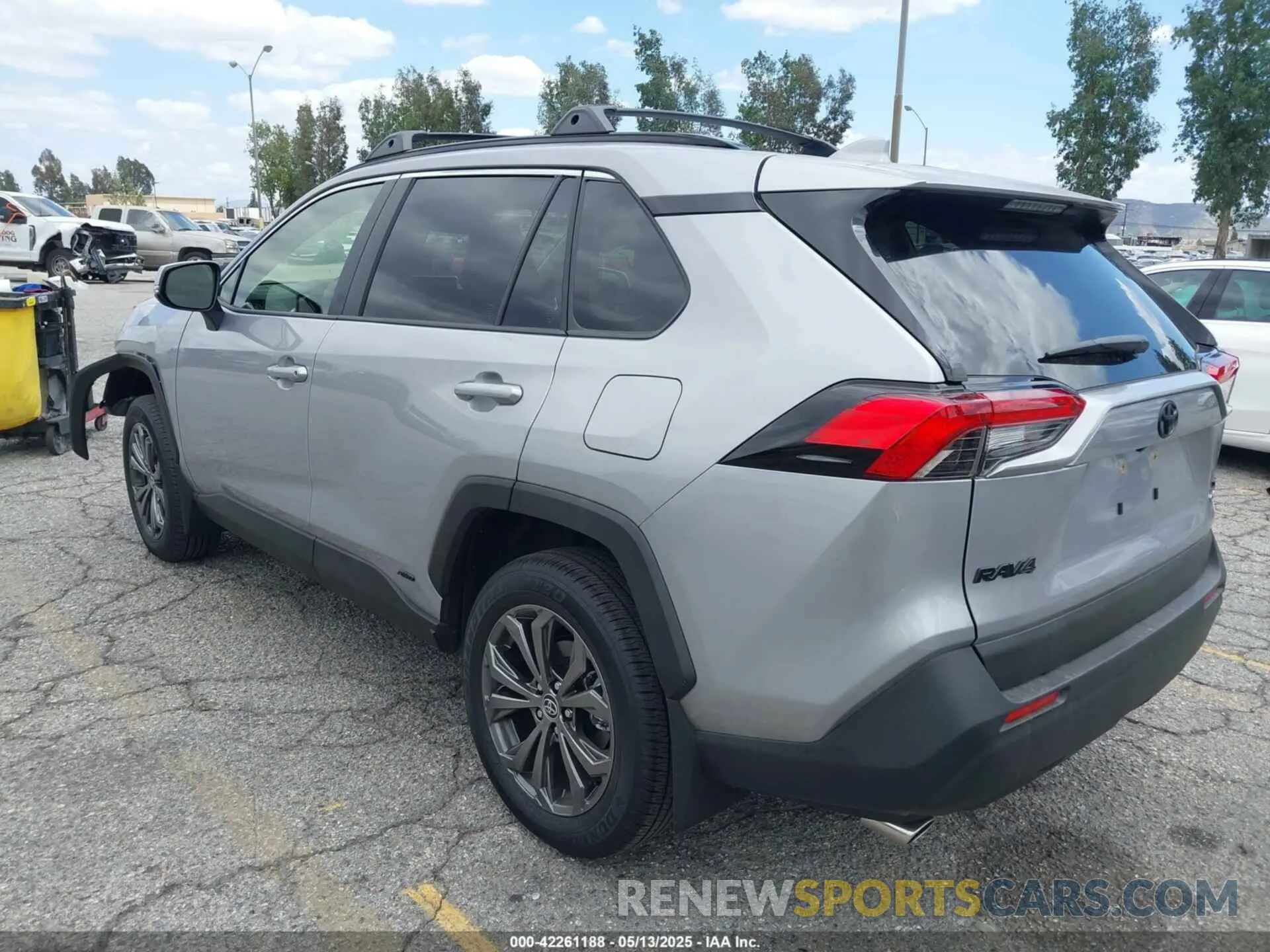 3 fotografías del automóvil dañado JTMB6RFV5SD157761 TOYOTA RAV4 HYBRID 2025