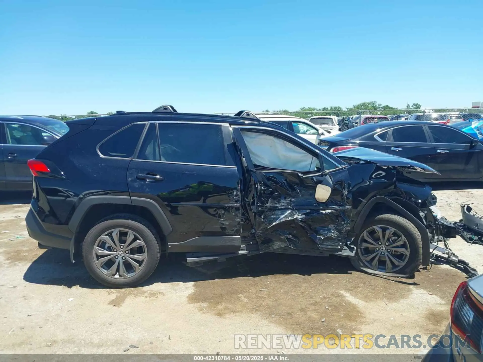 13 fotografías del automóvil dañado JTMB6RFVXSD154287 TOYOTA RAV4 HYBRID 2025
