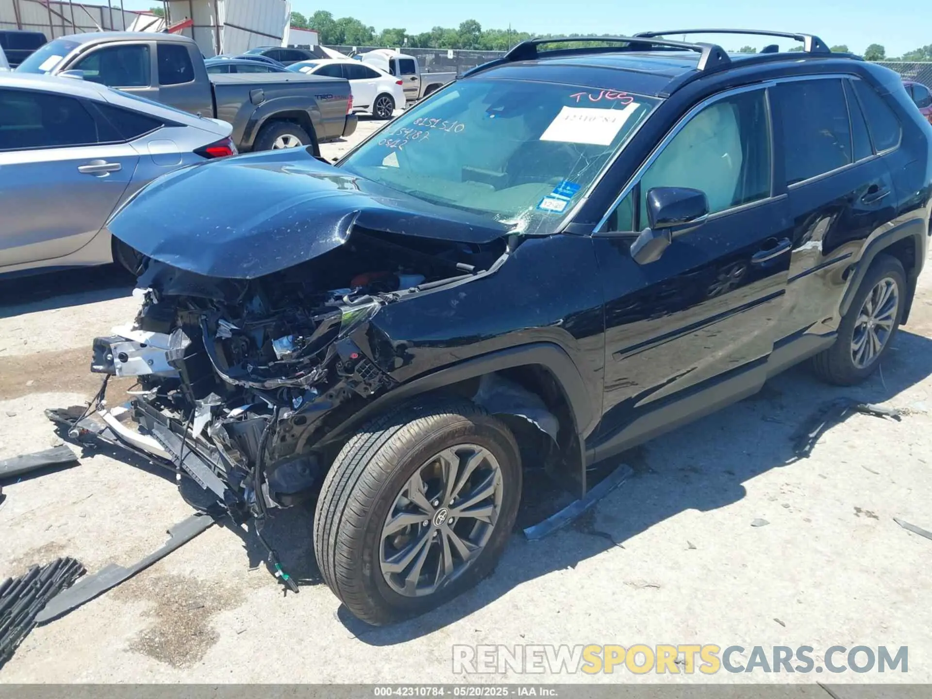 2 fotografías del automóvil dañado JTMB6RFVXSD154287 TOYOTA RAV4 HYBRID 2025