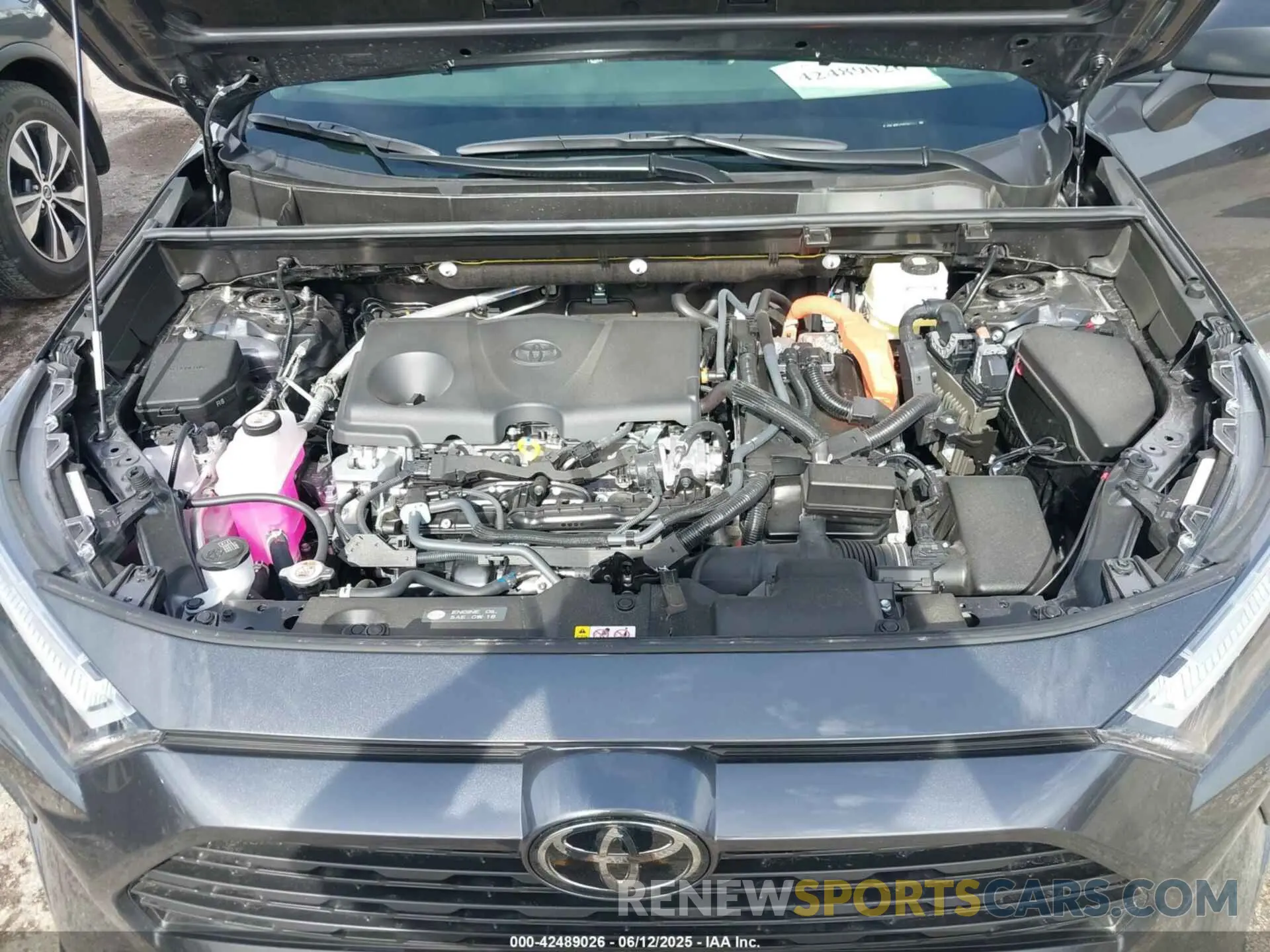 10 fotografías del automóvil dañado JTMLWRFV2SD297271 TOYOTA RAV4 HYBRID 2025