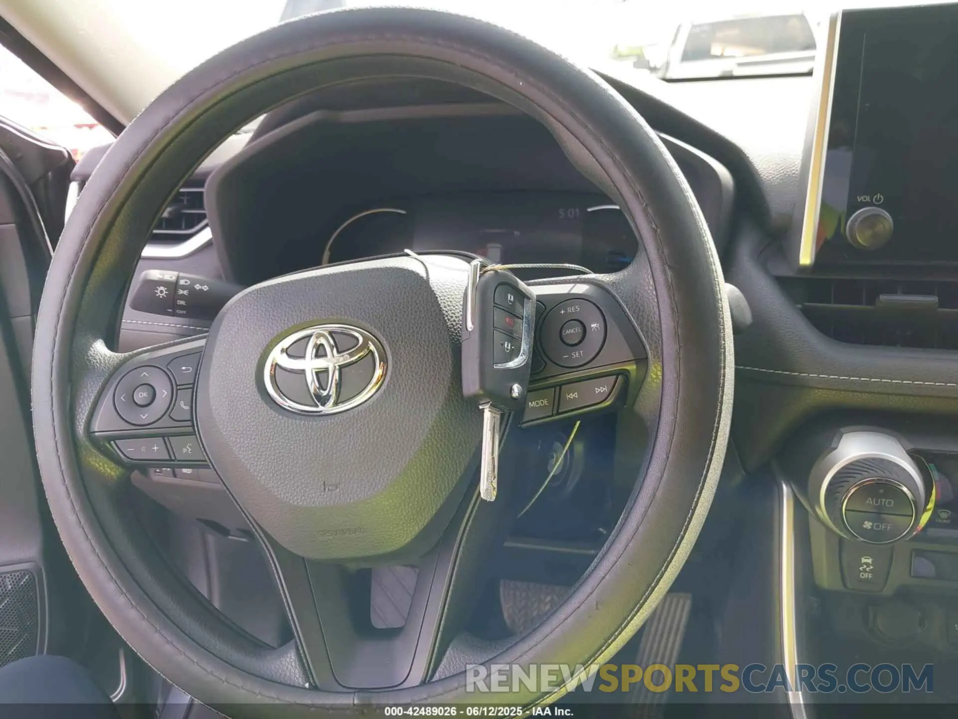 11 fotografías del automóvil dañado JTMLWRFV2SD297271 TOYOTA RAV4 HYBRID 2025