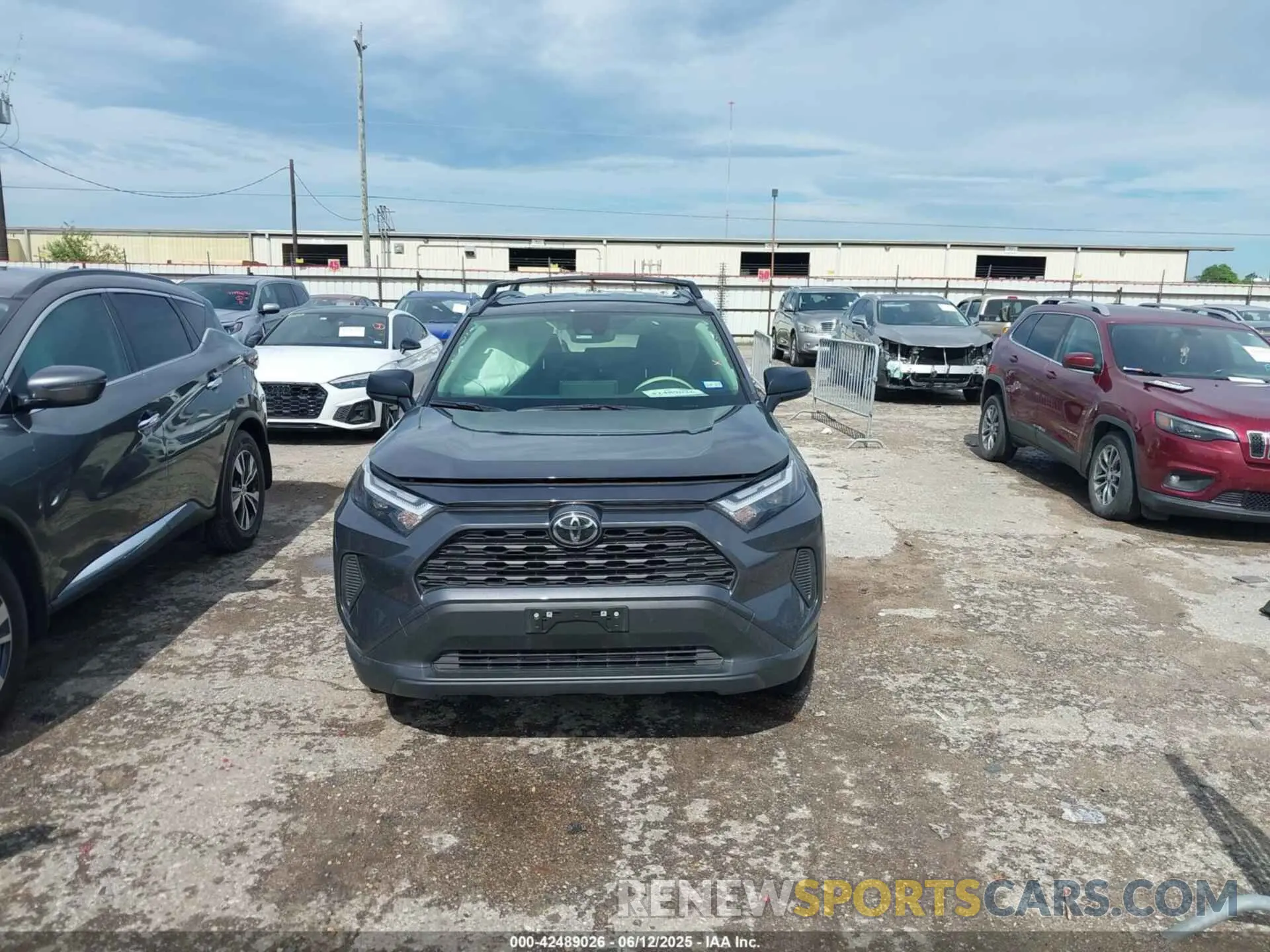 12 fotografías del automóvil dañado JTMLWRFV2SD297271 TOYOTA RAV4 HYBRID 2025