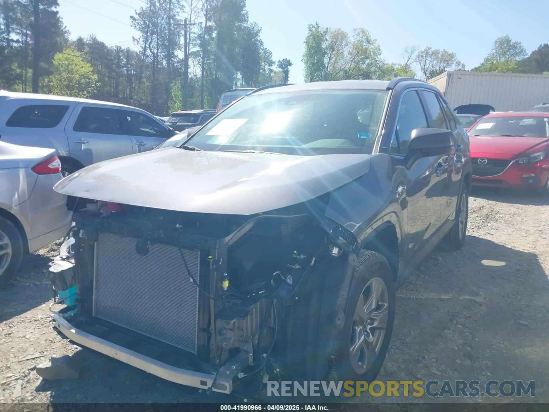 2 fotografías del automóvil dañado JTMLWRFV3SD277501 TOYOTA RAV4 HYBRID 2025
