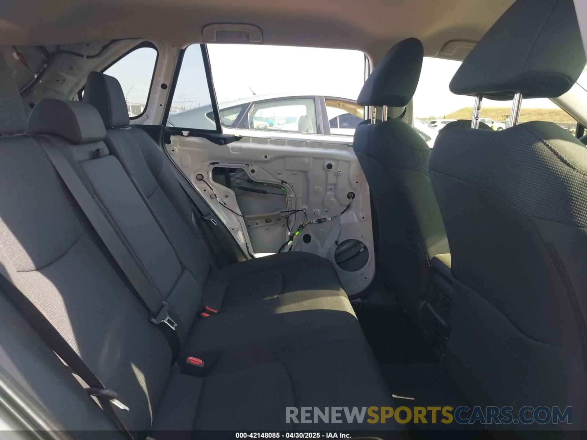 8 fotografías del automóvil dañado JTMMWRFV9SD277068 TOYOTA RAV4 HYBRID 2025