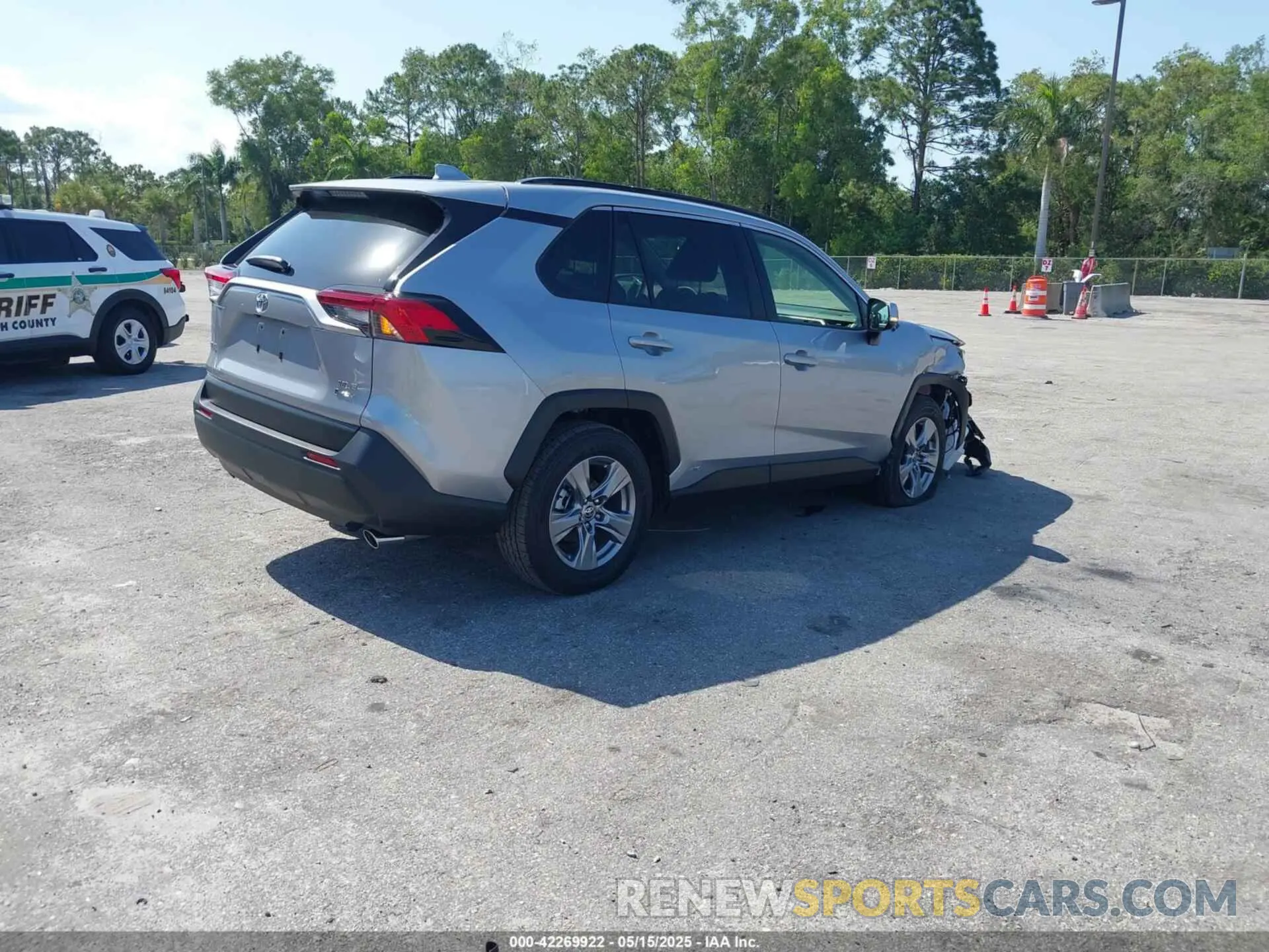 4 fotografías del automóvil dañado JTMRWRFV0SD285288 TOYOTA RAV4 HYBRID 2025