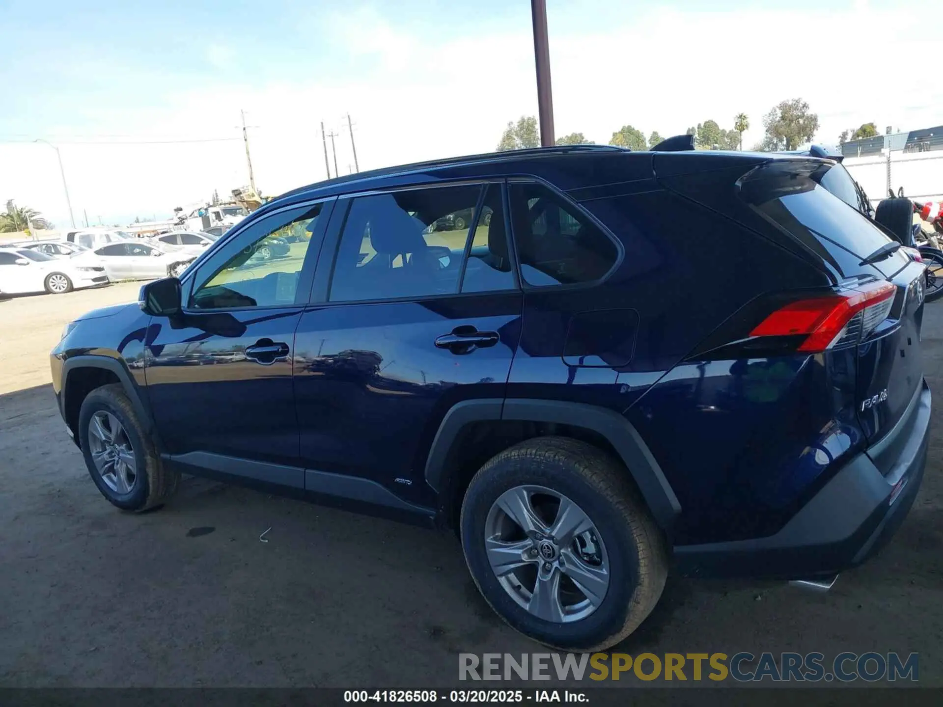 14 fotografías del automóvil dañado JTMRWRFV2SD288144 TOYOTA RAV4 HYBRID 2025