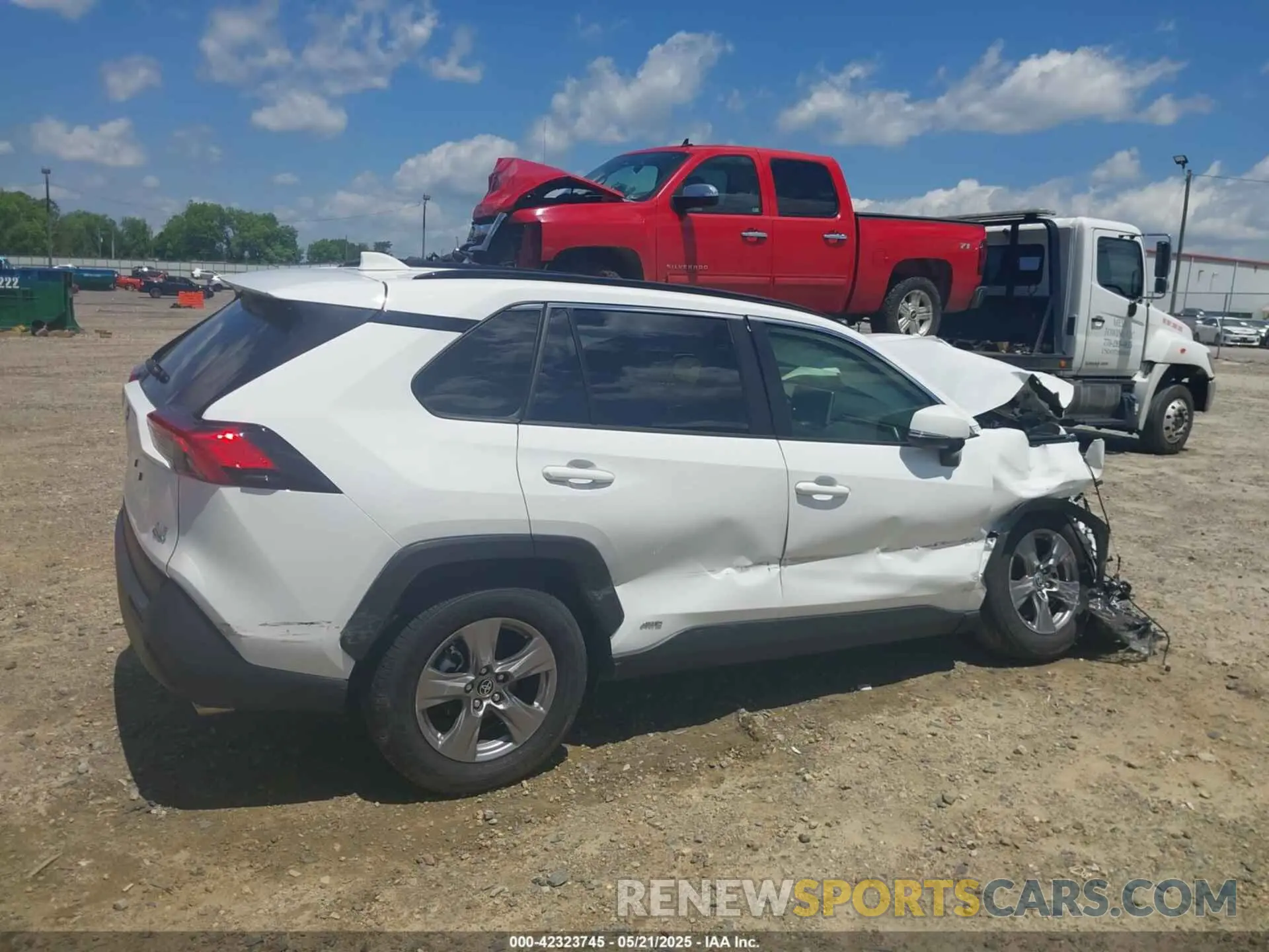 13 fotografías del automóvil dañado JTMRWRFV3SD284717 TOYOTA RAV4 HYBRID 2025