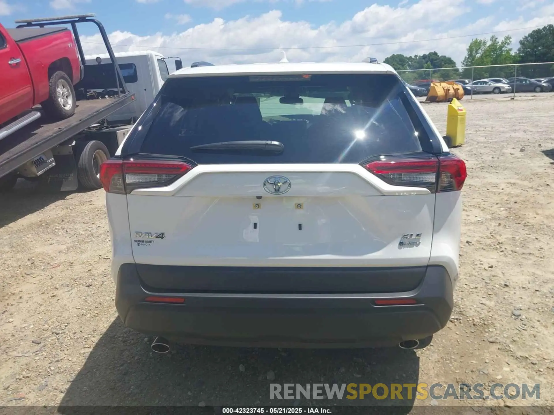 16 fotografías del automóvil dañado JTMRWRFV3SD284717 TOYOTA RAV4 HYBRID 2025
