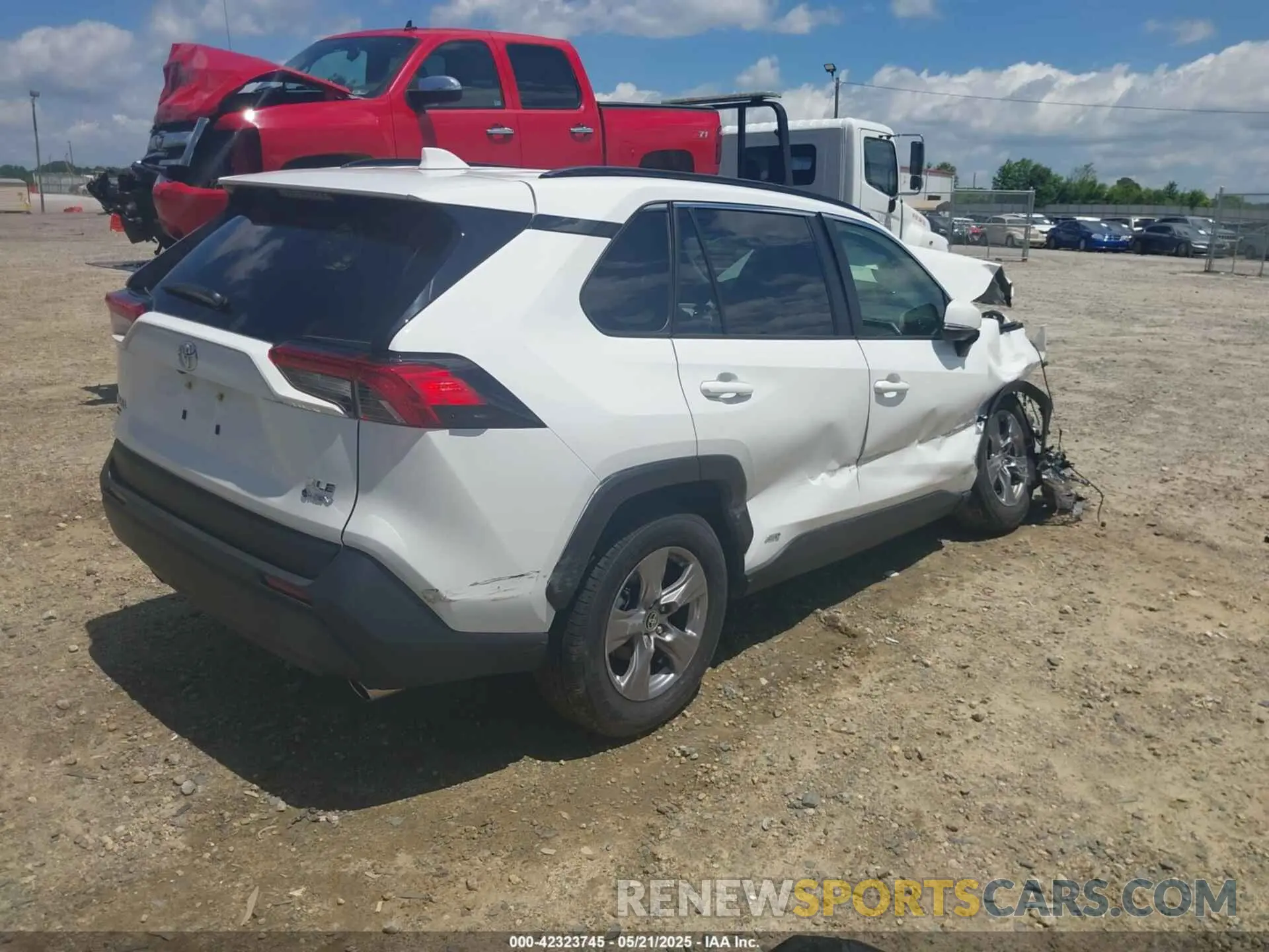4 fotografías del automóvil dañado JTMRWRFV3SD284717 TOYOTA RAV4 HYBRID 2025