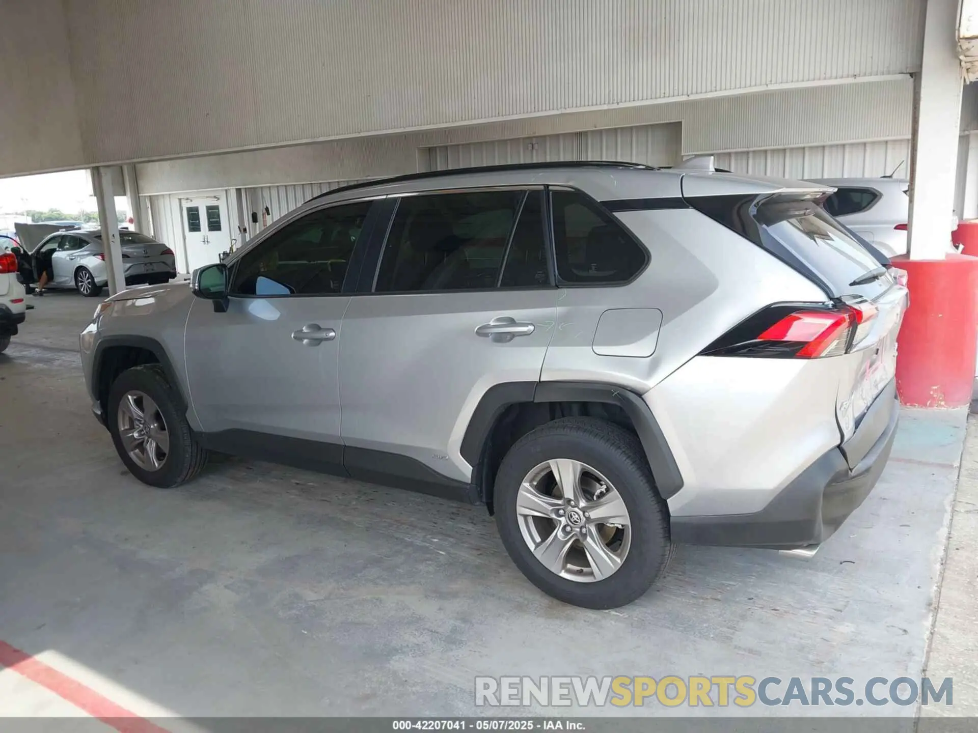 14 fotografías del automóvil dañado JTMRWRFV5SJ063802 TOYOTA RAV4 HYBRID 2025