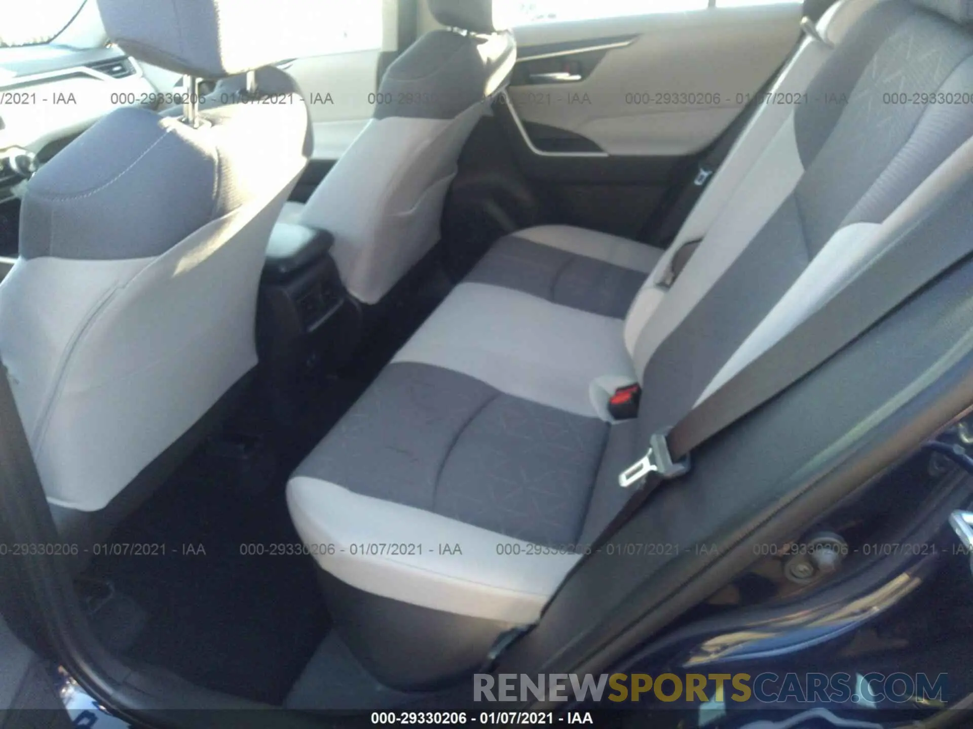 8 fotografías del automóvil dañado JTMR6RFV0MD506438 TOYOTA RAV4 HYBRID XLE AWD 2021