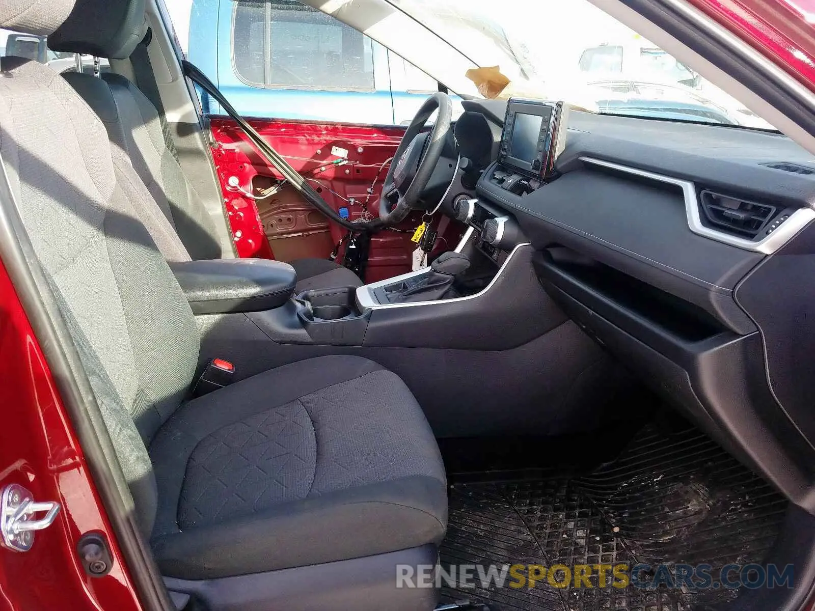 5 fotografías del automóvil dañado 2T3B1RFV6KC021755 TOYOTA RAV4 LE 2019