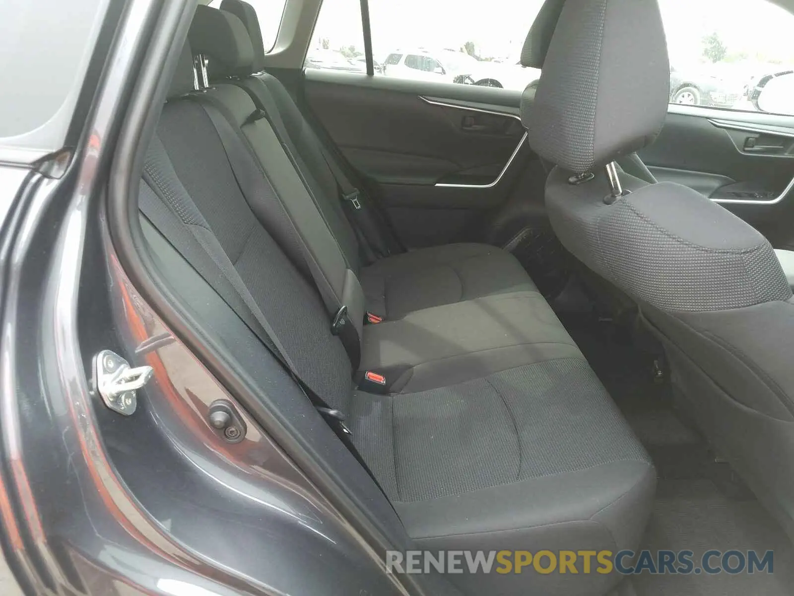 6 fotografías del automóvil dañado 2T3F1RFV0KW024781 TOYOTA RAV4 LE 2019