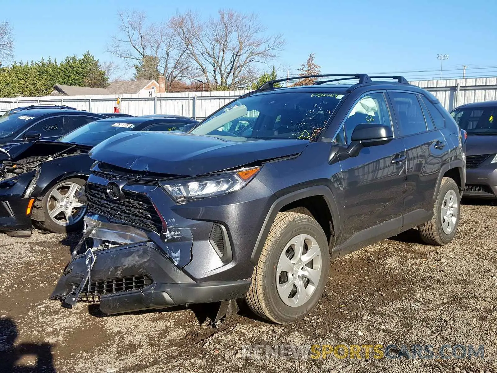 2 fotografías del automóvil dañado 2T3F1RFV3KC055346 TOYOTA RAV4 LE 2019