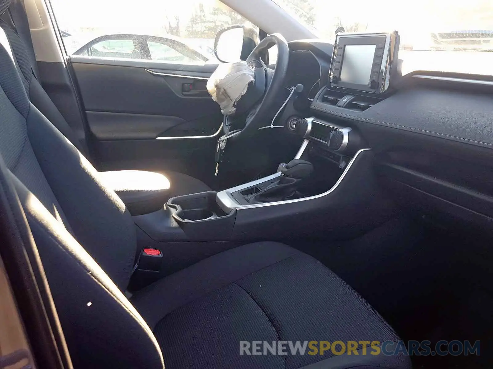 5 fotografías del automóvil dañado 2T3F1RFV3KC055346 TOYOTA RAV4 LE 2019