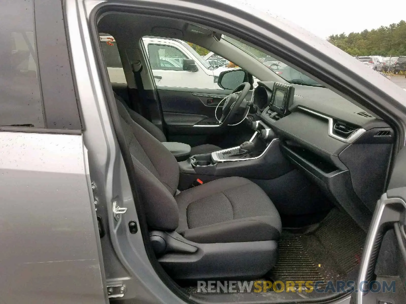 5 fotografías del automóvil dañado 2T3F1RFV6KW050589 TOYOTA RAV4 LE 2019