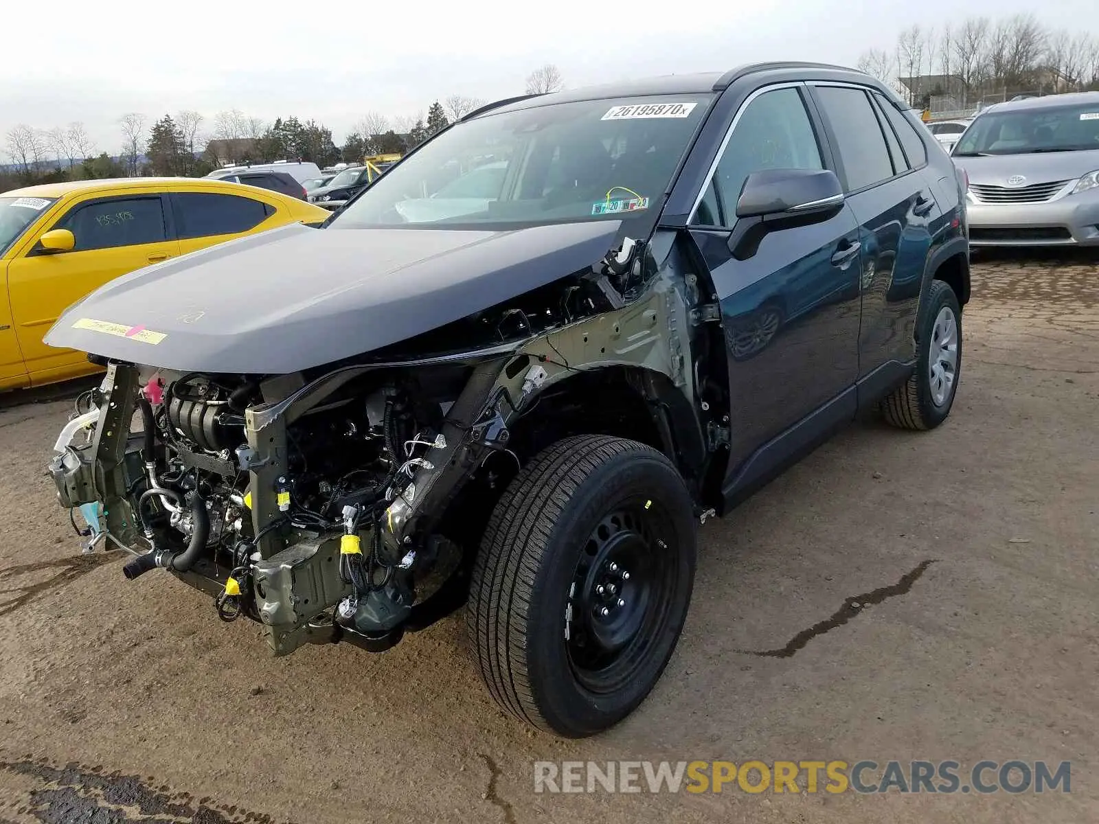 2 fotografías del automóvil dañado 2T3G1RFV0KW083866 TOYOTA RAV4 LE 2019