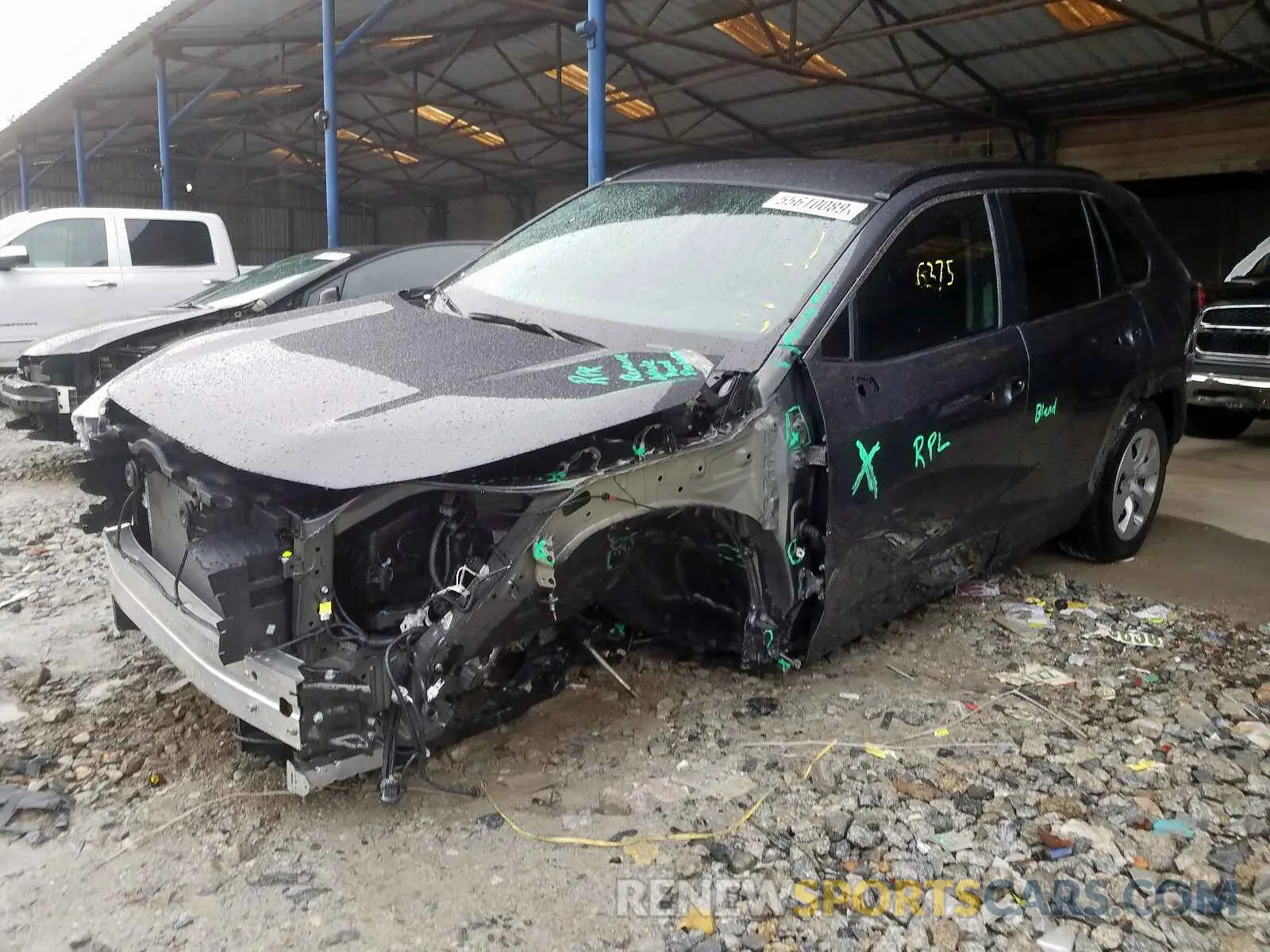 2 fotografías del automóvil dañado 2T3H1RFV4KW007023 TOYOTA RAV4 LE 2019