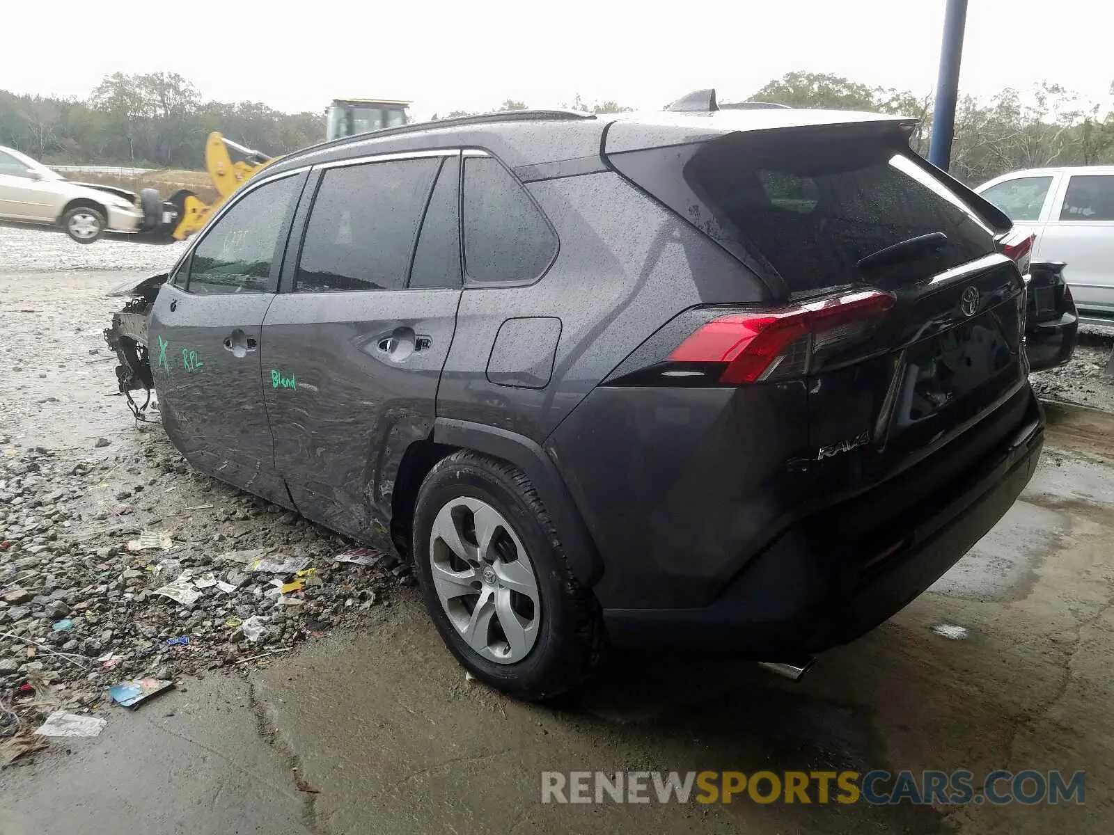 3 fotografías del automóvil dañado 2T3H1RFV4KW007023 TOYOTA RAV4 LE 2019