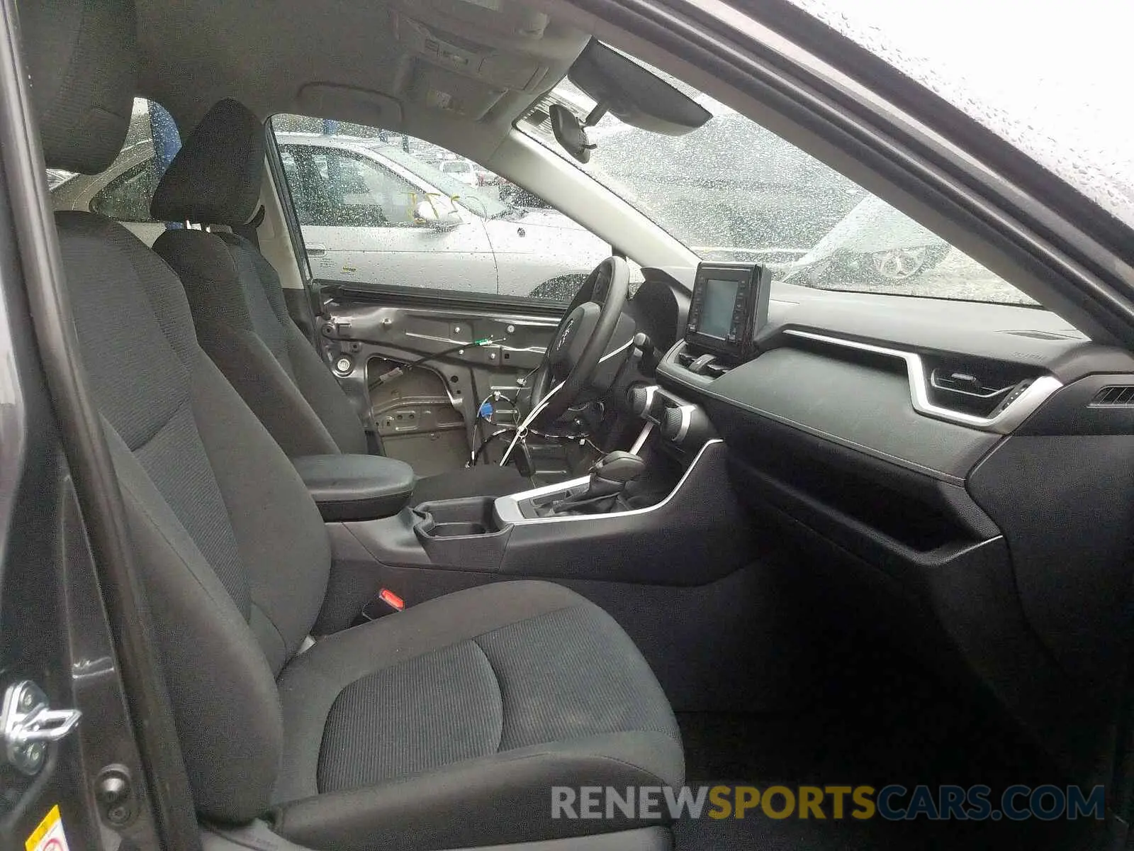 5 fotografías del automóvil dañado 2T3H1RFV4KW007023 TOYOTA RAV4 LE 2019