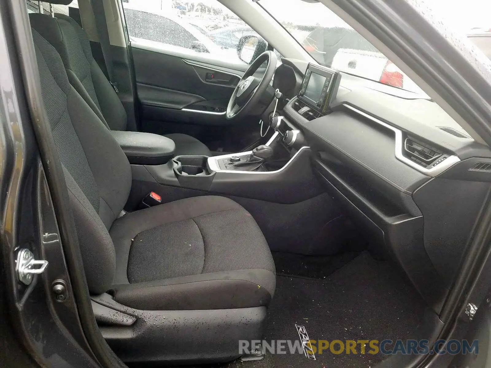 5 fotografías del automóvil dañado 2T3MWRFV6KW004463 TOYOTA RAV4 LE 2019